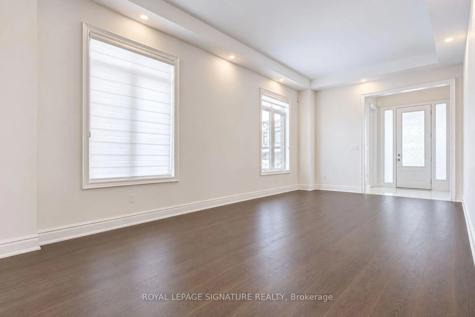 Photo 13 of 71 Maple Fields Circle, Aurora, Aurora Estates — HOMEH