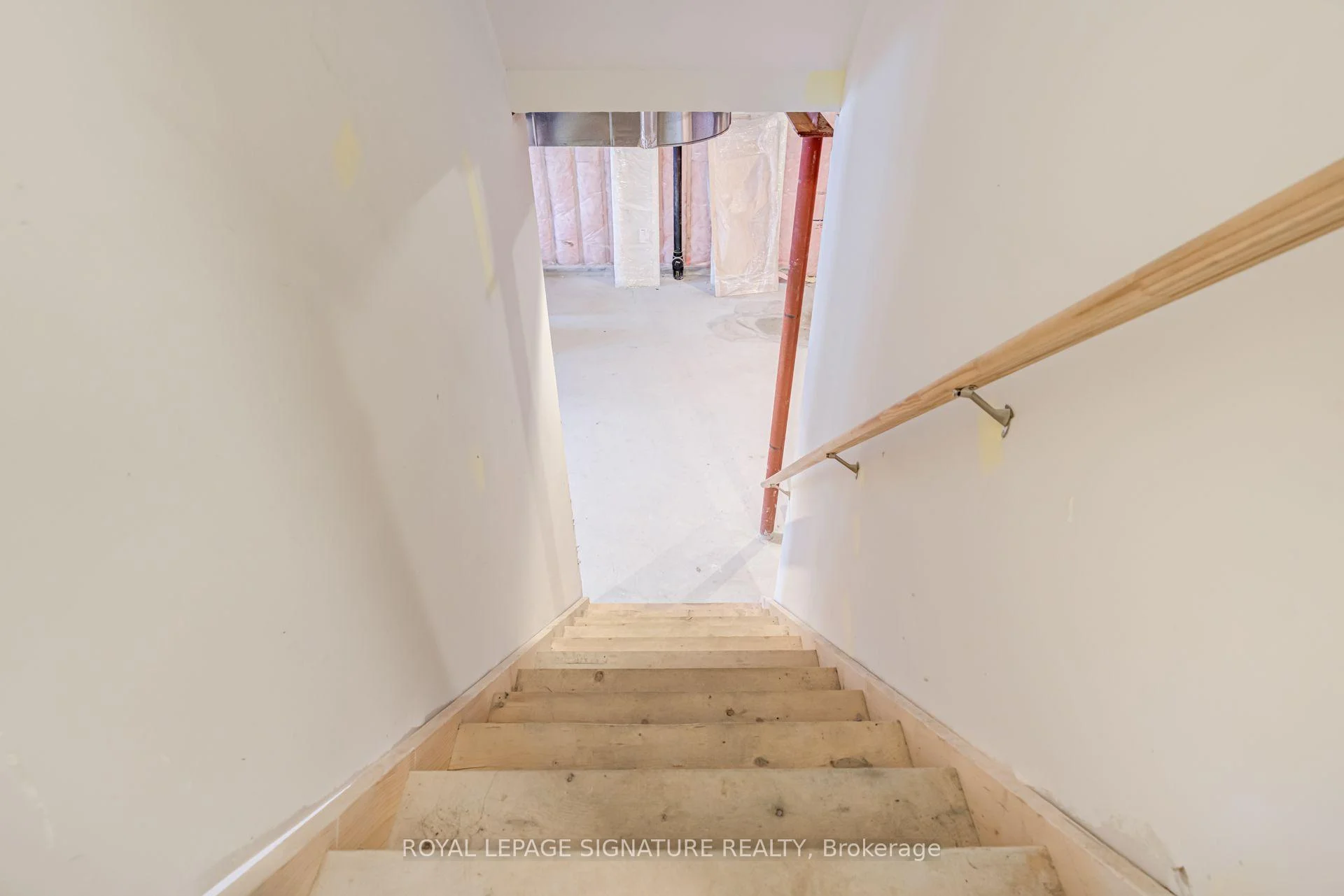 Photo 86 of 71 Maple Fields Circle, Aurora, Aurora Estates — HOMEH