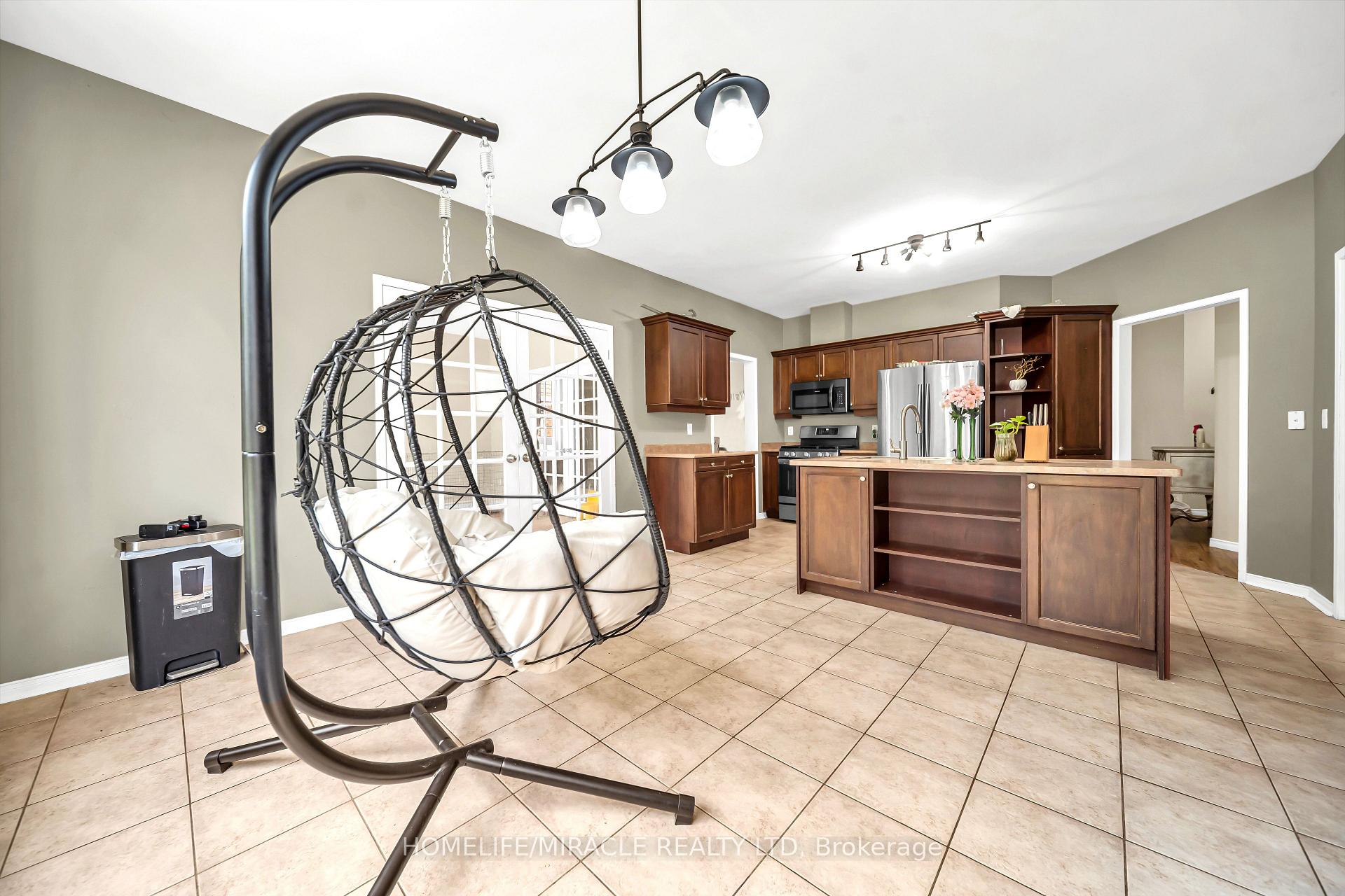 Photo 17 of 57 Hunter Way, Brantford, Empire — HOMEH