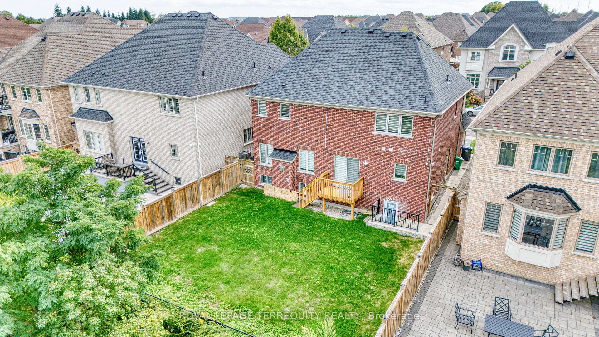 Photo 2 of 38 Rhapsody Crescent, Brampton, Vales of Castlemore — HOMEH