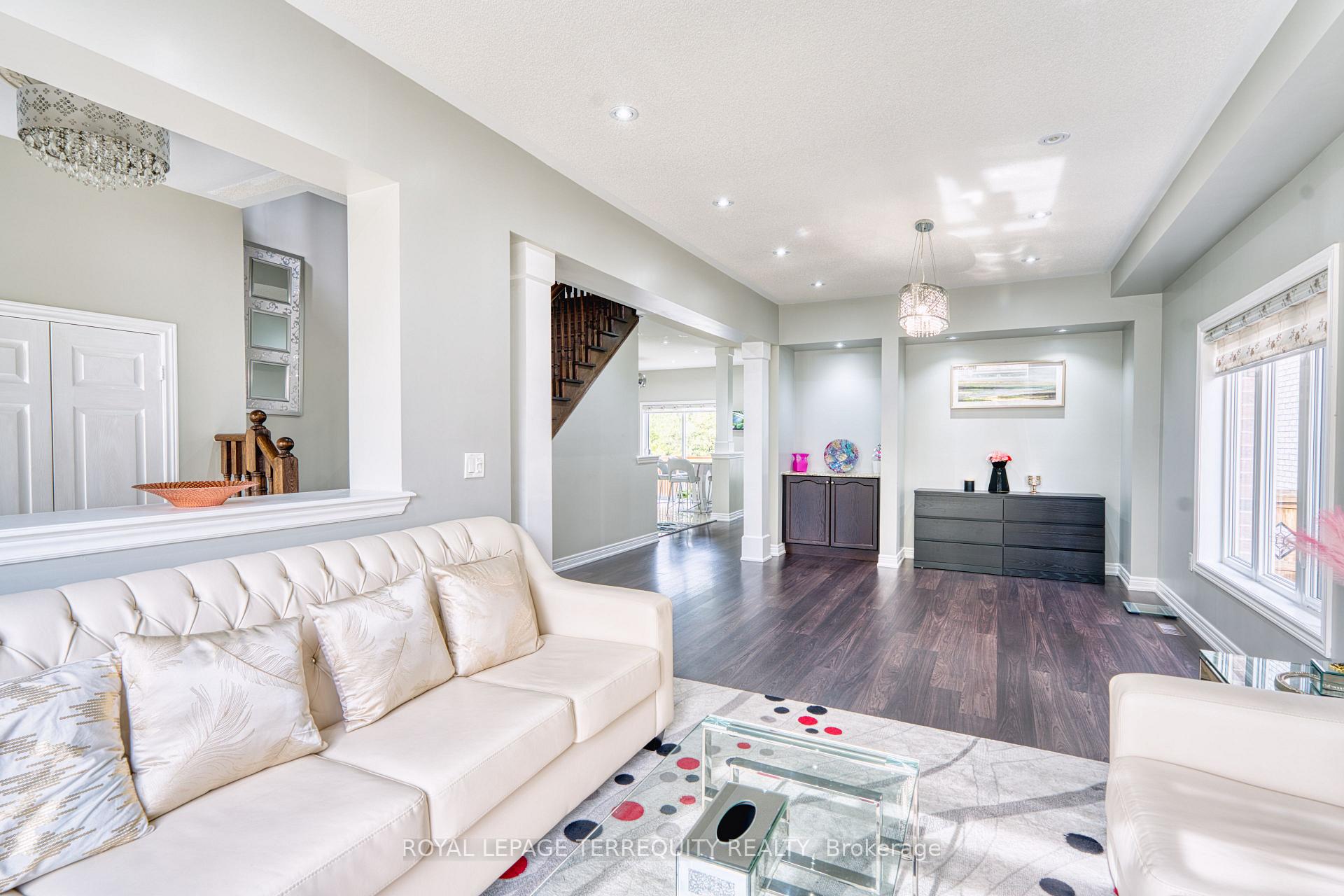 Photo 7 of 38 Rhapsody Crescent, Brampton, Vales of Castlemore — HOMEH