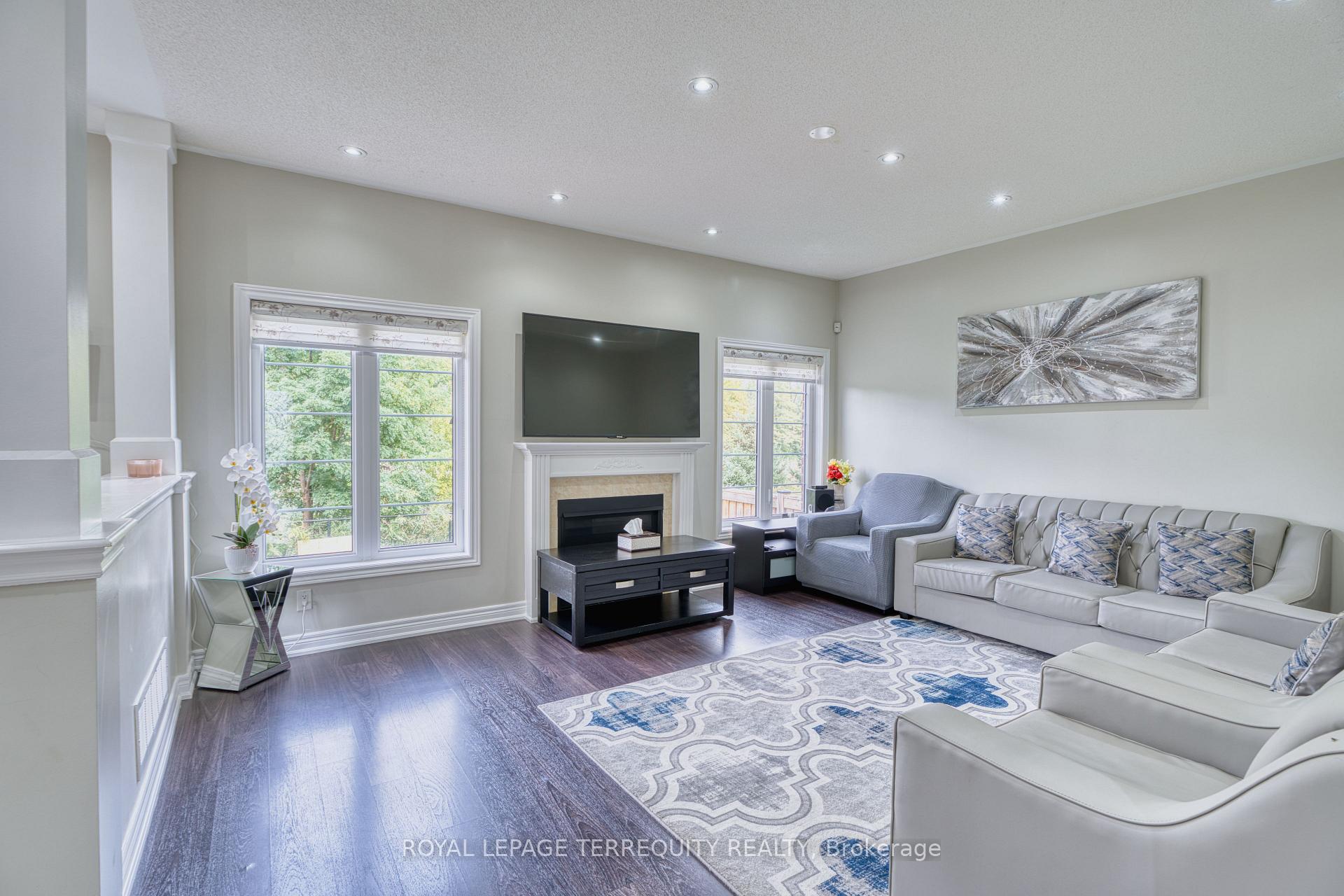 Photo 8 of 38 Rhapsody Crescent, Brampton, Vales of Castlemore — HOMEH