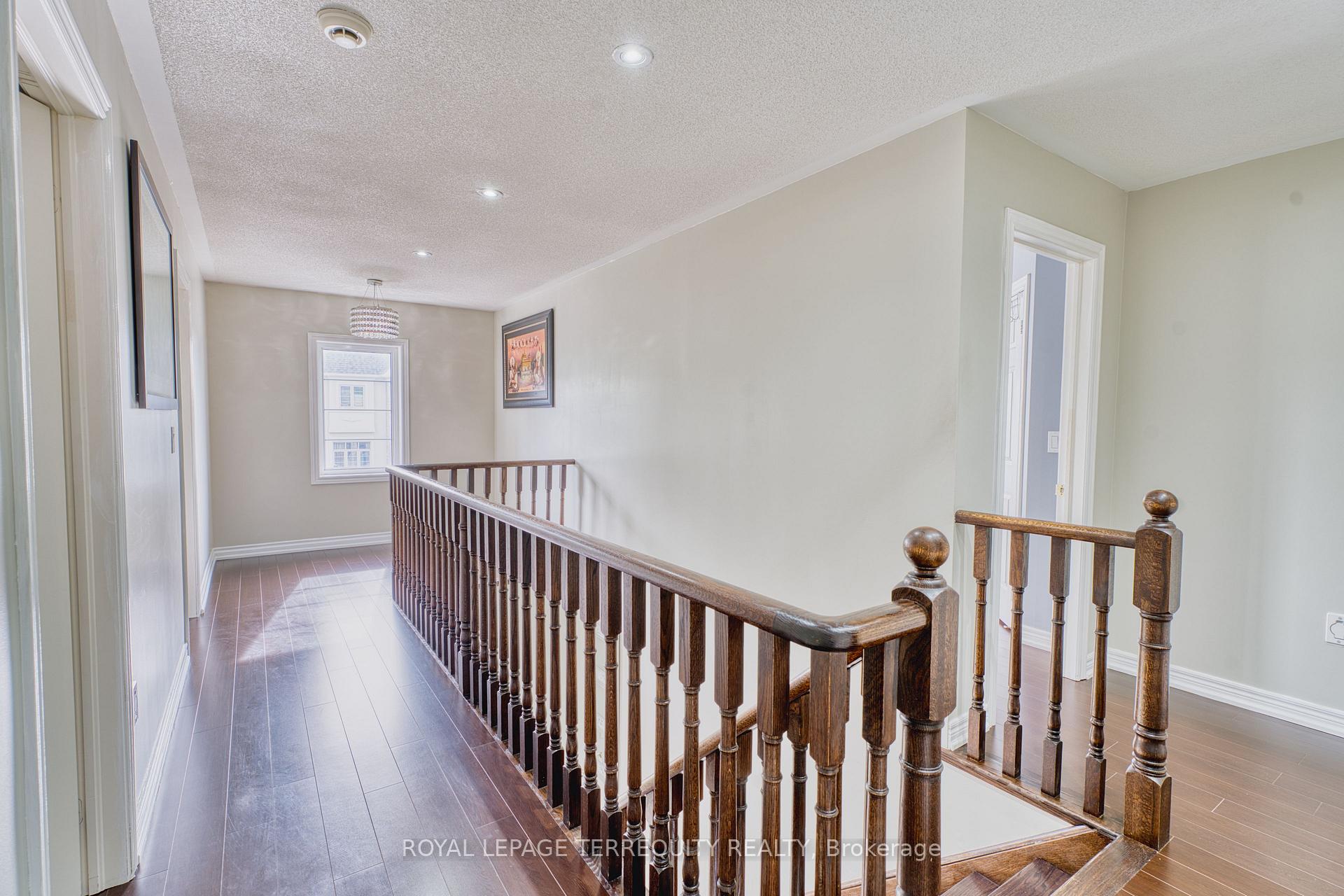 Photo 16 of 38 Rhapsody Crescent, Brampton, Vales of Castlemore — HOMEH