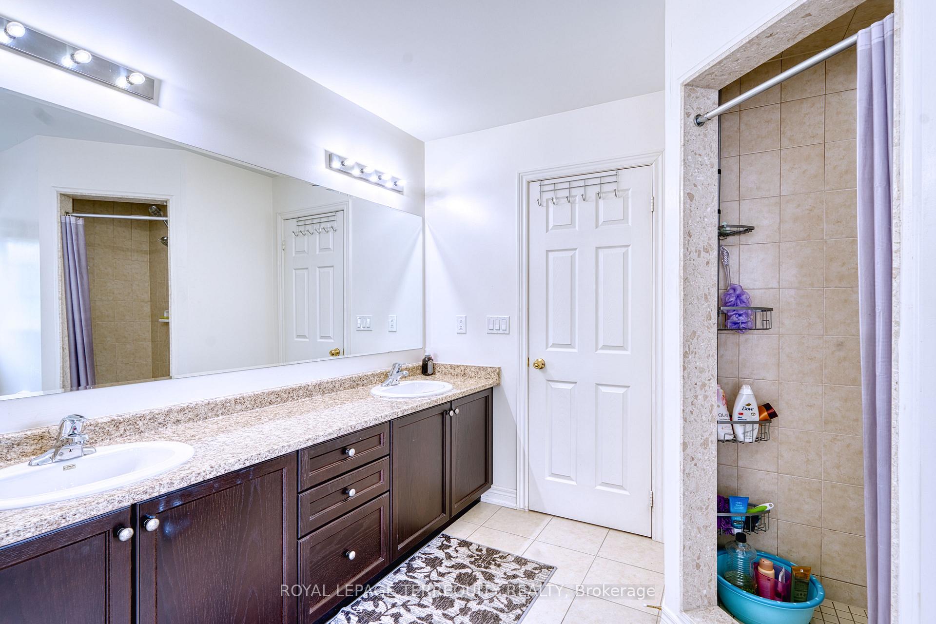 Photo 22 of 38 Rhapsody Crescent, Brampton, Vales of Castlemore — HOMEH