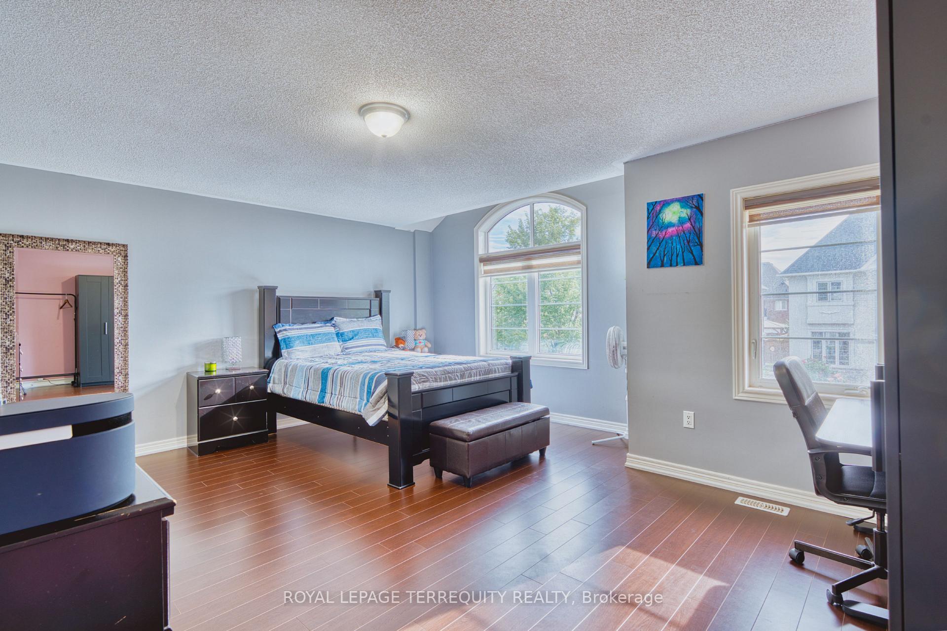 Photo 24 of 38 Rhapsody Crescent, Brampton, Vales of Castlemore — HOMEH