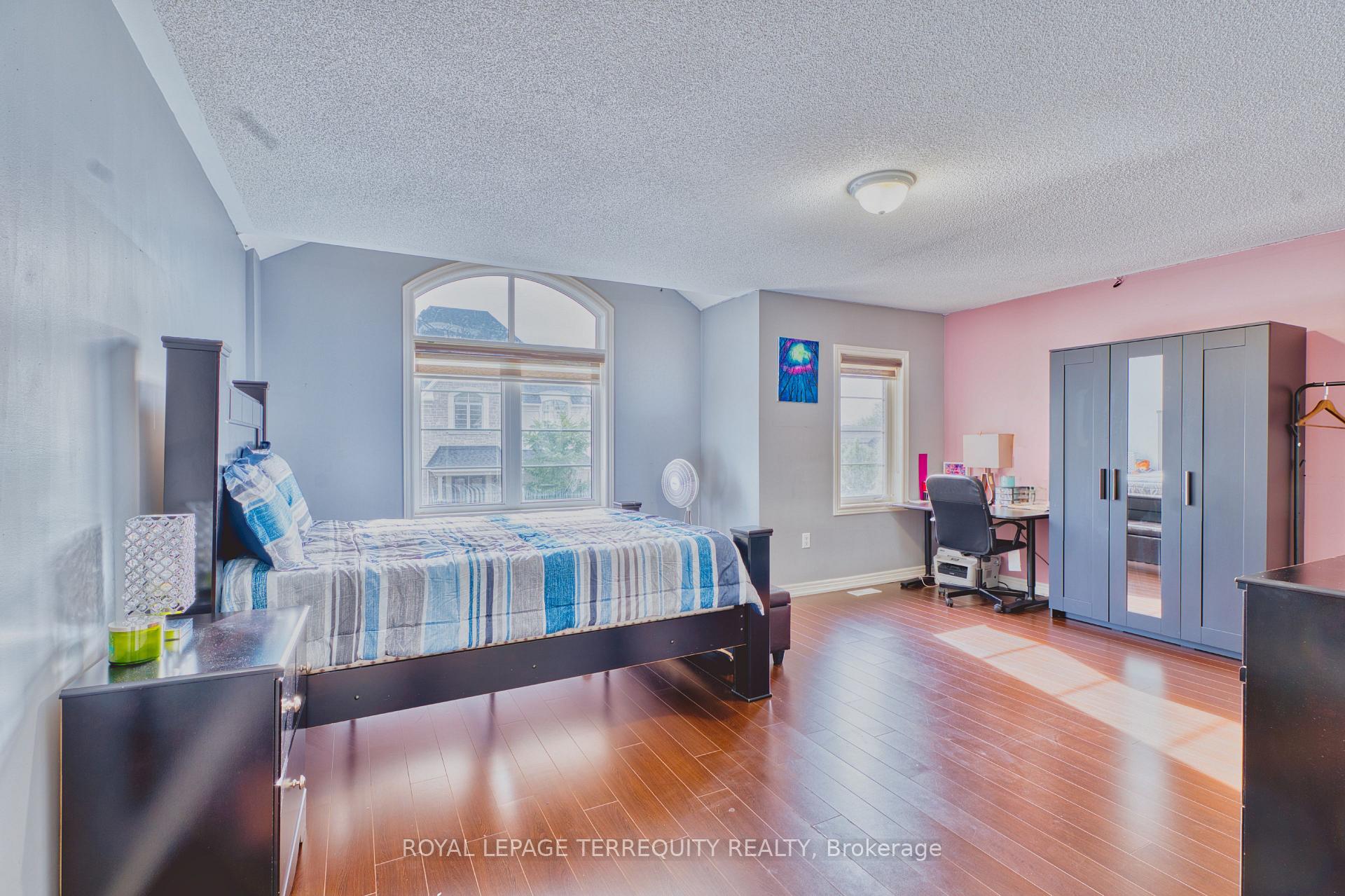 Photo 25 of 38 Rhapsody Crescent, Brampton, Vales of Castlemore — HOMEH