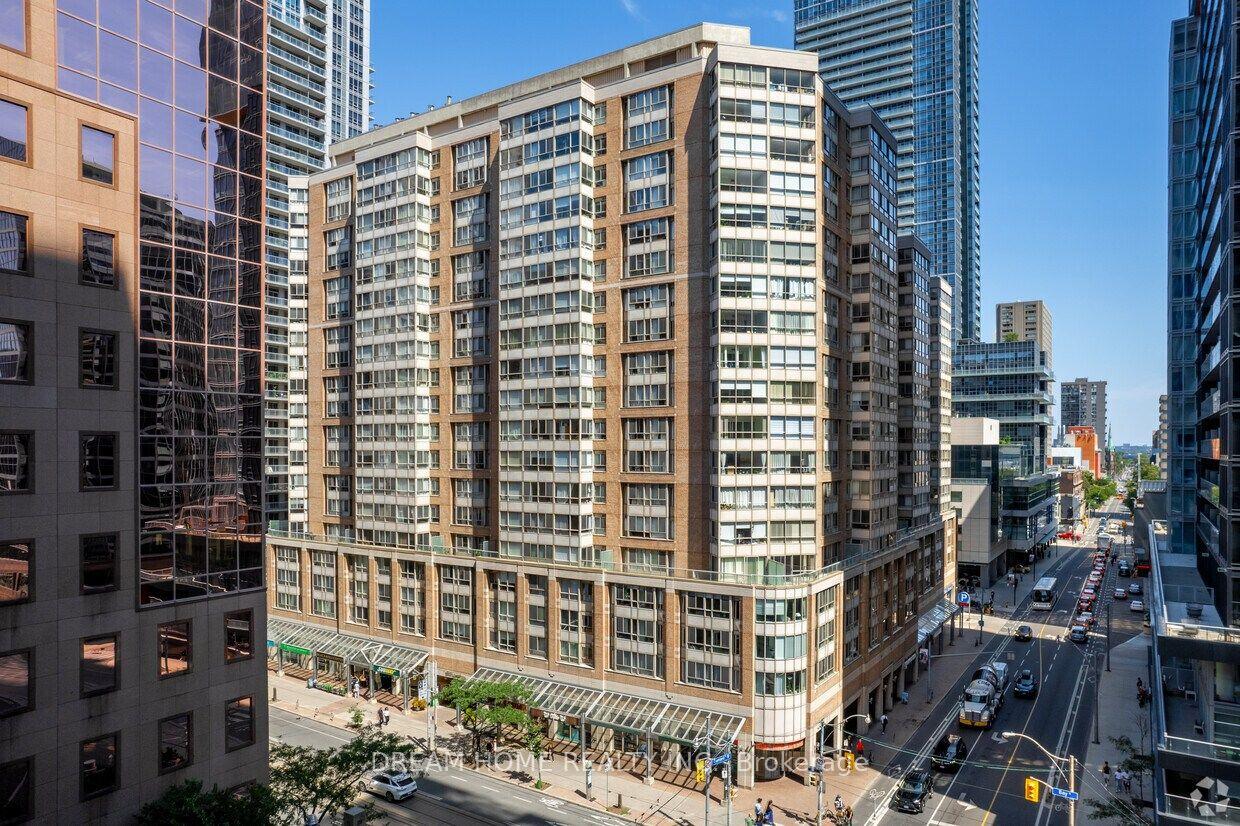 Photo of Unit 1505, 717 Bay Street