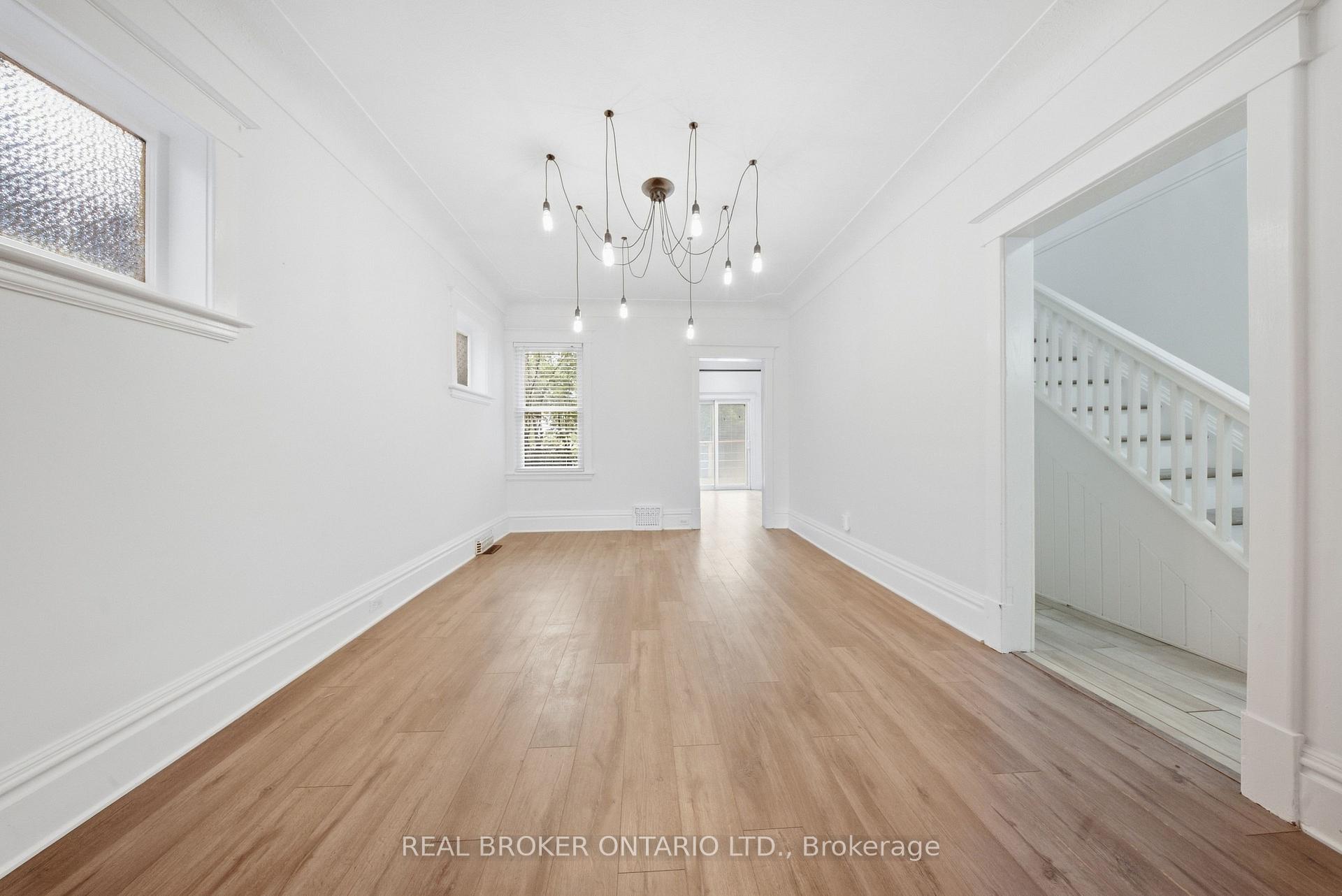 Photo 6 of 1082 Cannon Street E, Hamilton, Crown Point — HOMEH