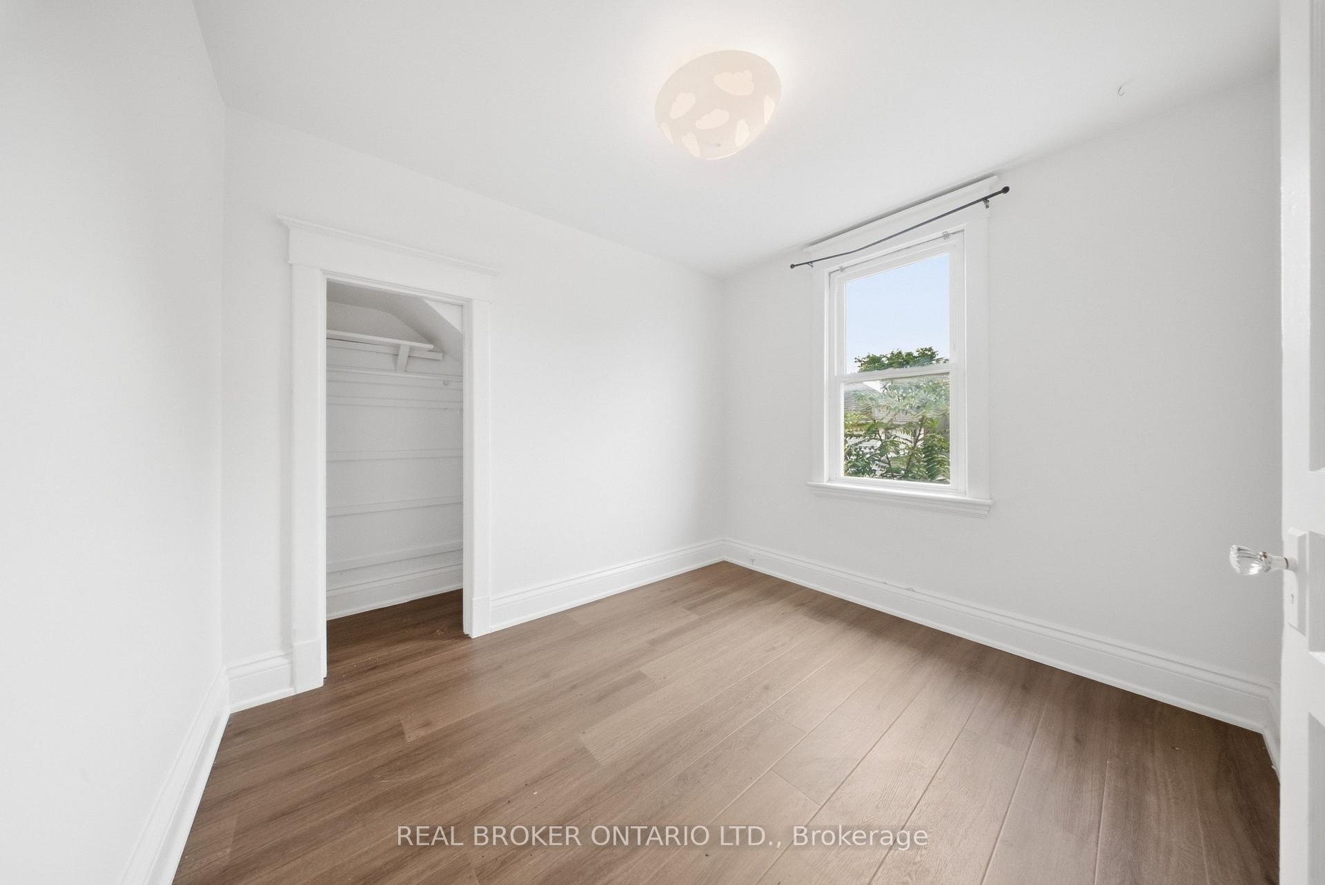 Photo 13 of 1082 Cannon Street E, Hamilton, Crown Point — HOMEH