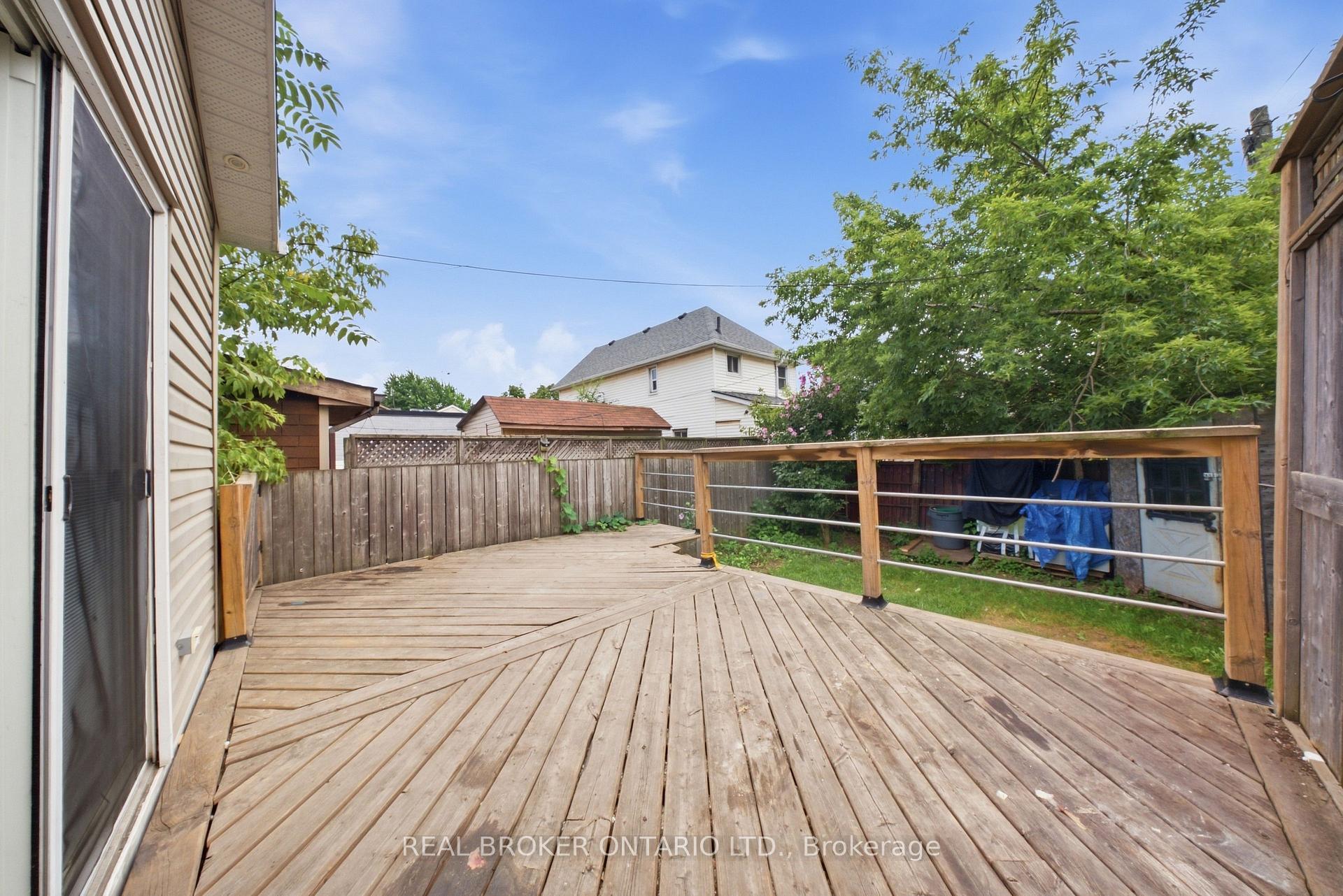 Photo 20 of 1082 Cannon Street E, Hamilton, Crown Point — HOMEH