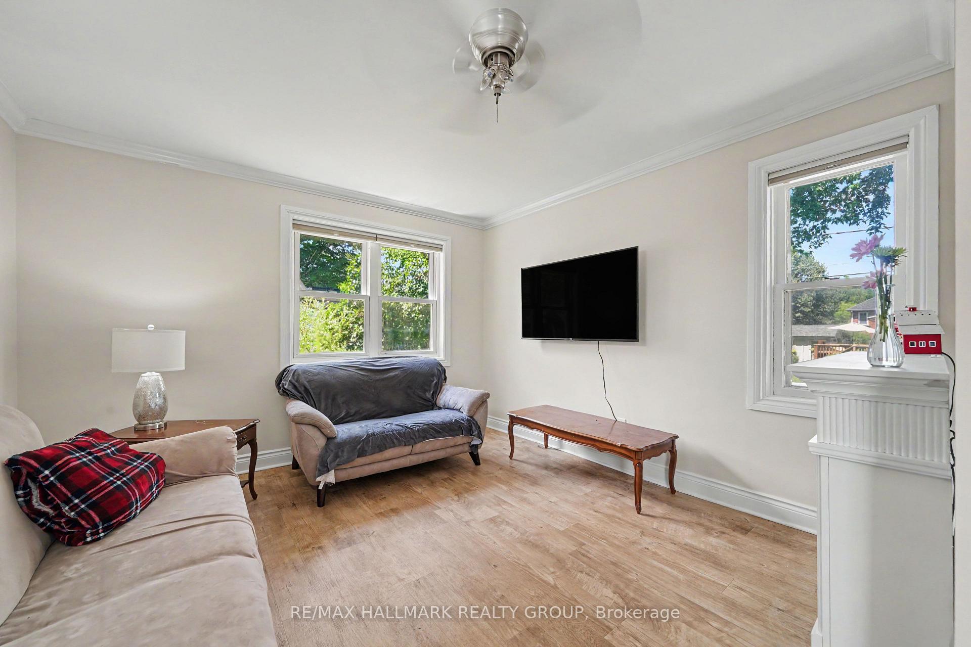 Photo 19 of 98 Drummond Street E, Perth, Perth — HOMEH