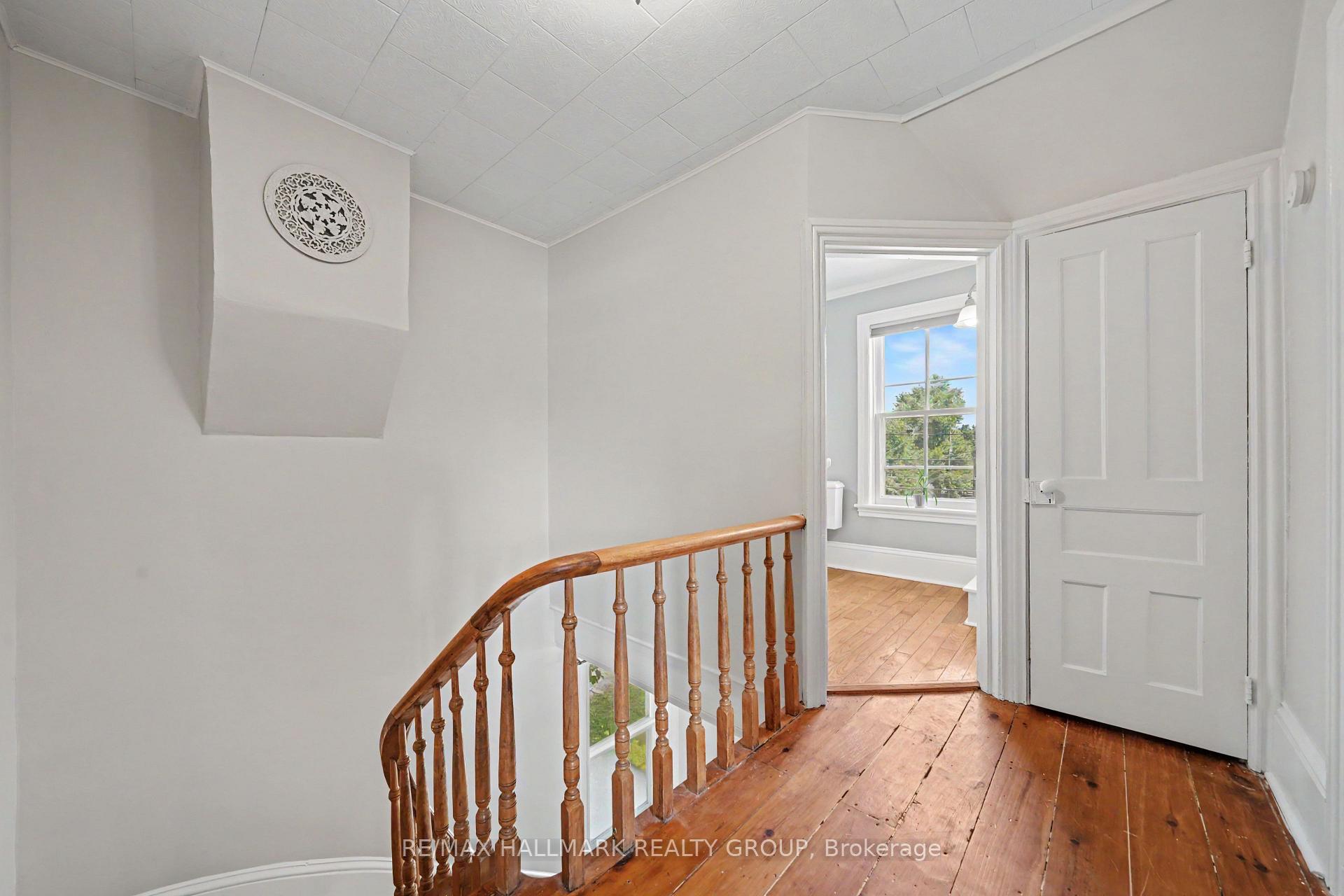 Photo 24 of 98 Drummond Street E, Perth, Perth — HOMEH