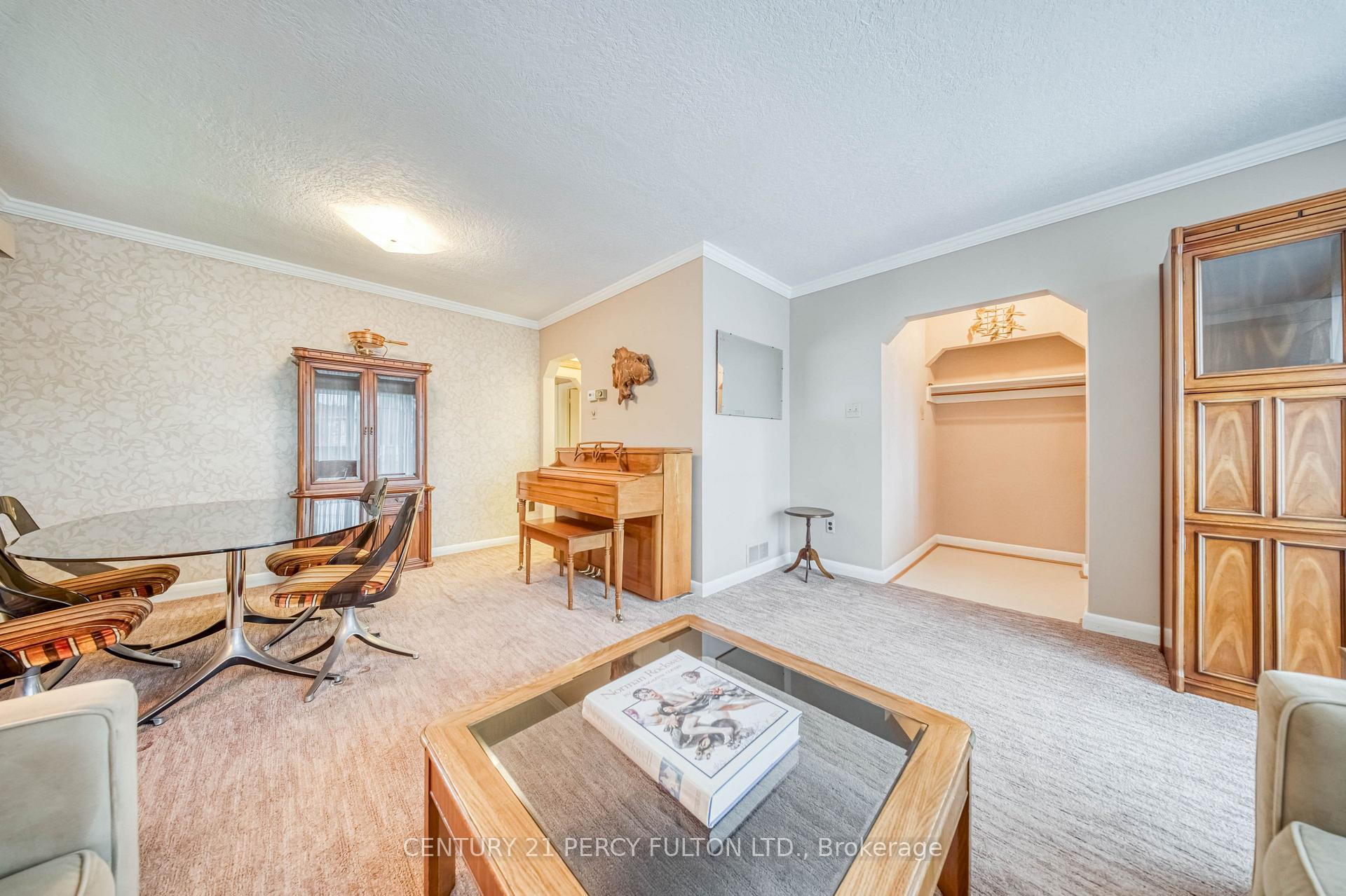 Photo 8 of 13 Graylee Avenue, Scarborough, Eglinton East — HOMEH