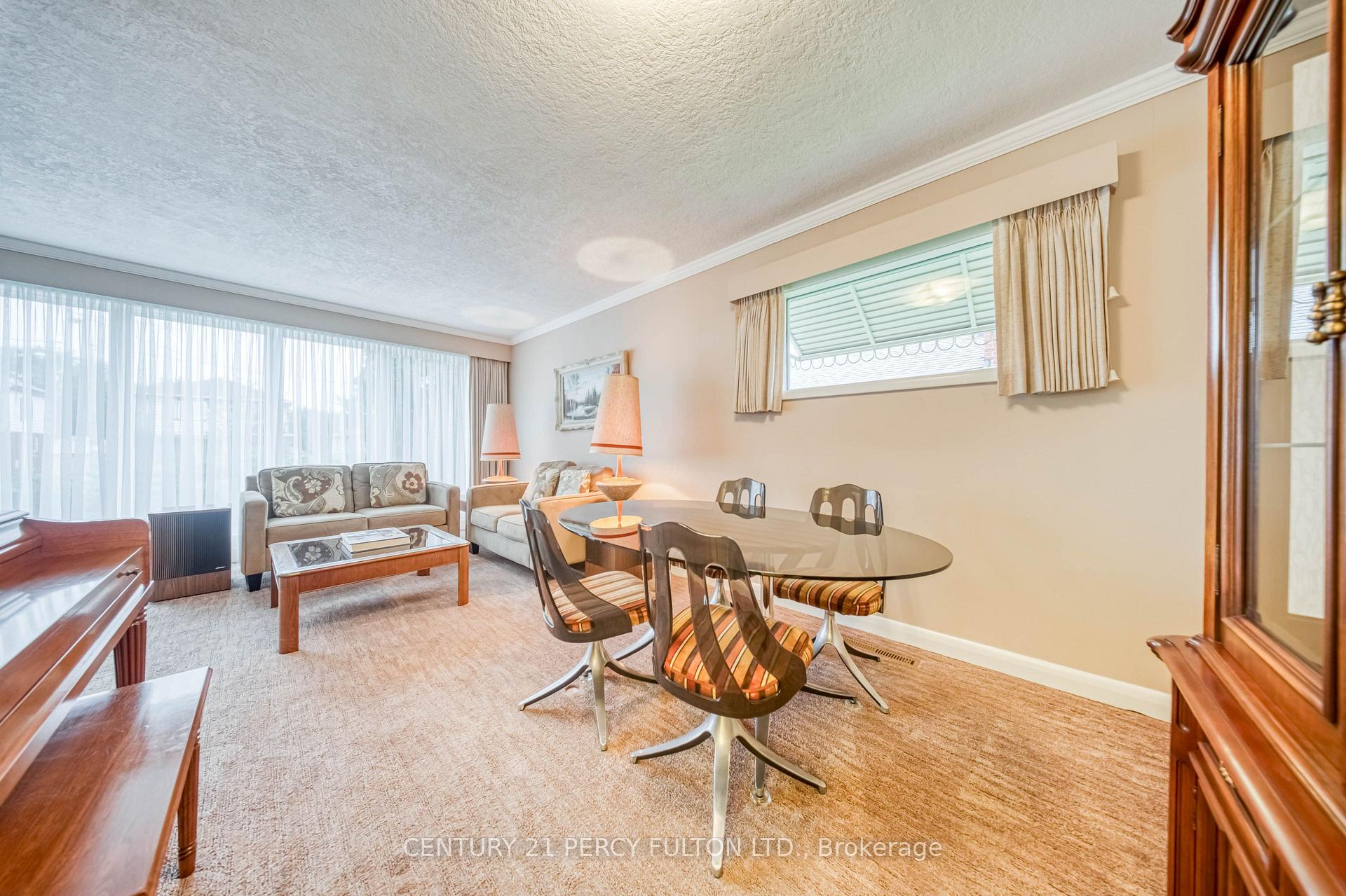 Photo 10 of 13 Graylee Avenue, Scarborough, Eglinton East — HOMEH