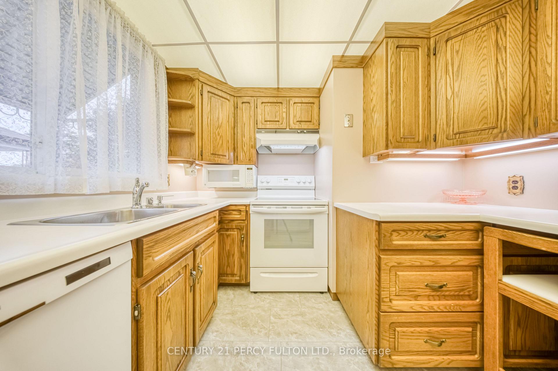 Photo 11 of 13 Graylee Avenue, Scarborough, Eglinton East — HOMEH