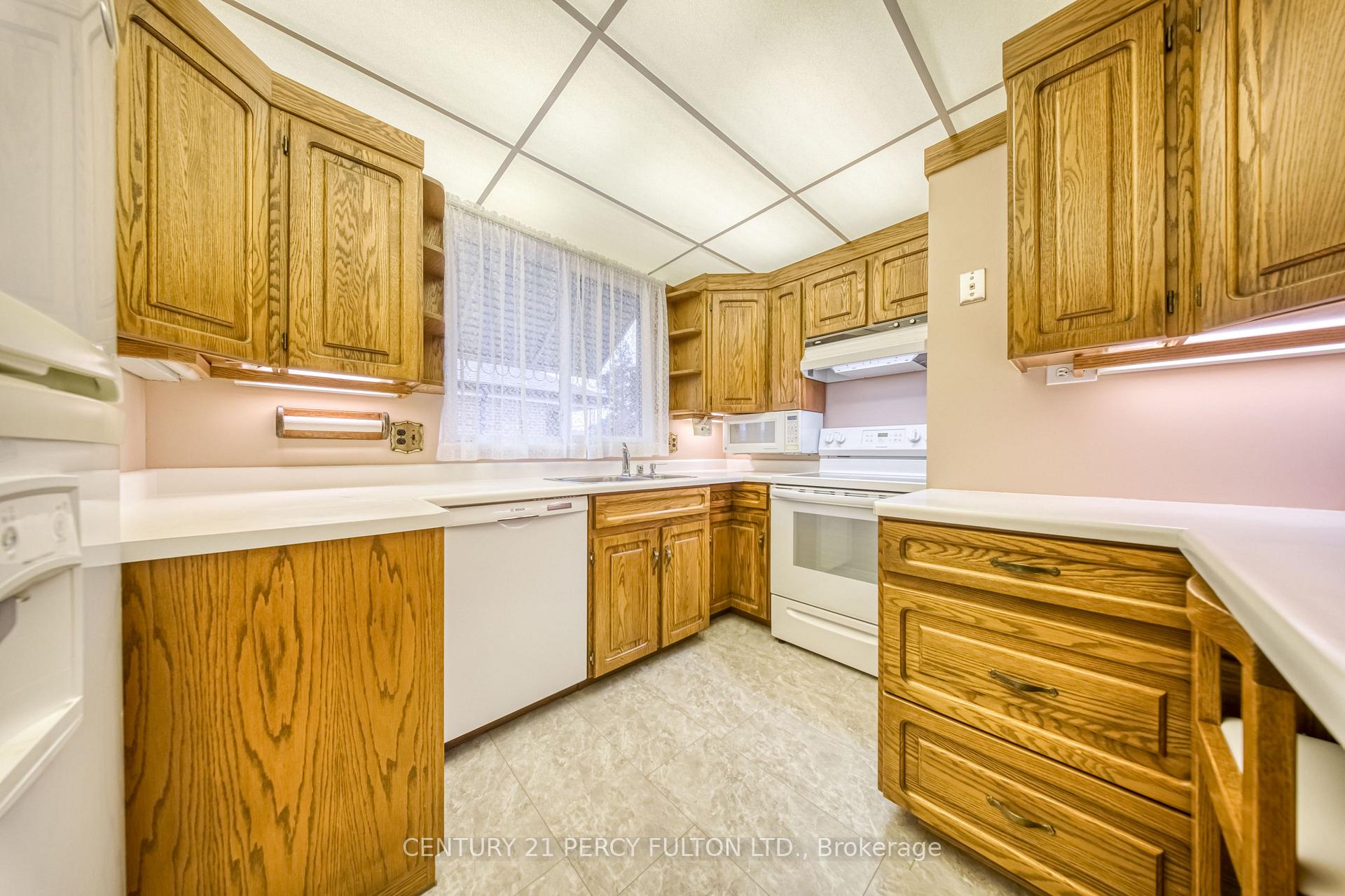 Photo 12 of 13 Graylee Avenue, Scarborough, Eglinton East — HOMEH