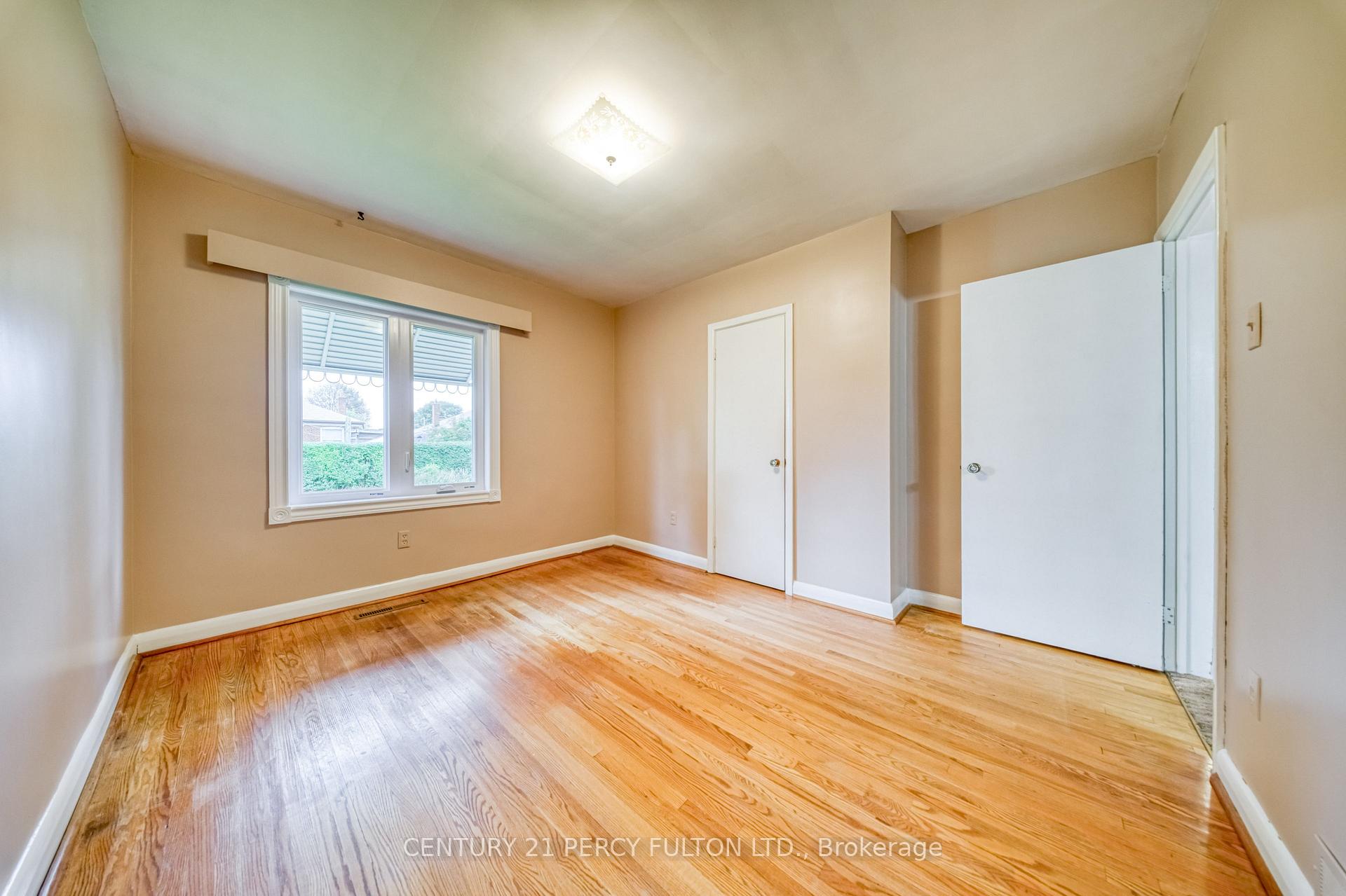 Photo 14 of 13 Graylee Avenue, Scarborough, Eglinton East — HOMEH