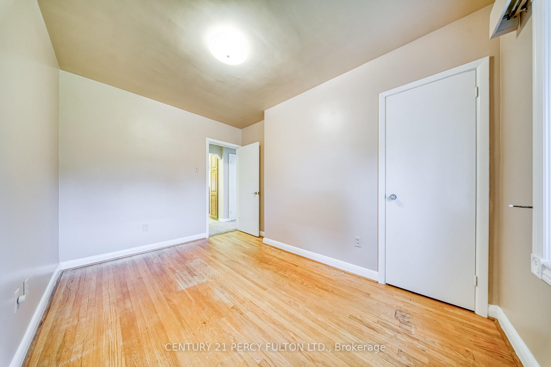 Photo 17 of 13 Graylee Avenue, Scarborough, Eglinton East — HOMEH