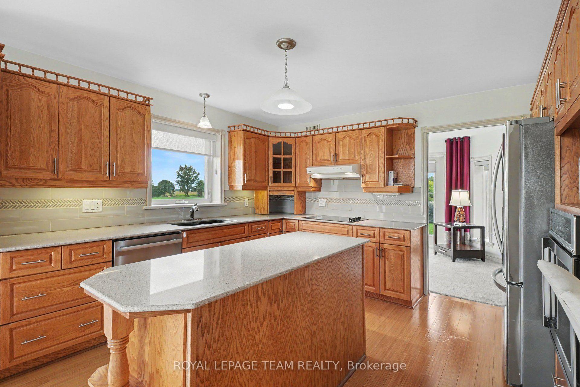 Photo 10 of 3282 County 16 Road, North Dundas, North Dundas (Mountain) Twp — HOMEH
