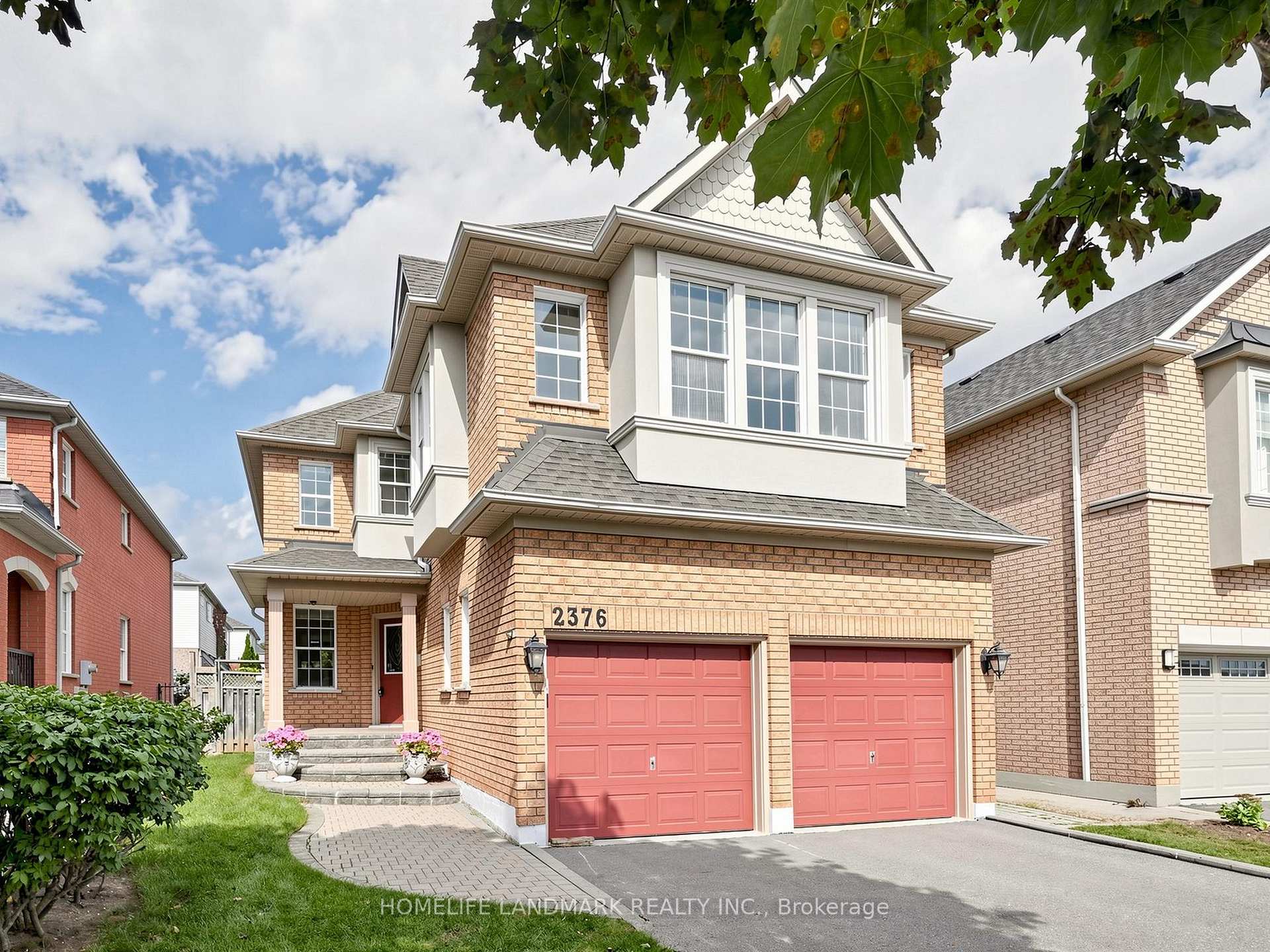 Photo 2 of 2376 Bankside Drive, Mississauga, Central Erin Mills — HOMEH