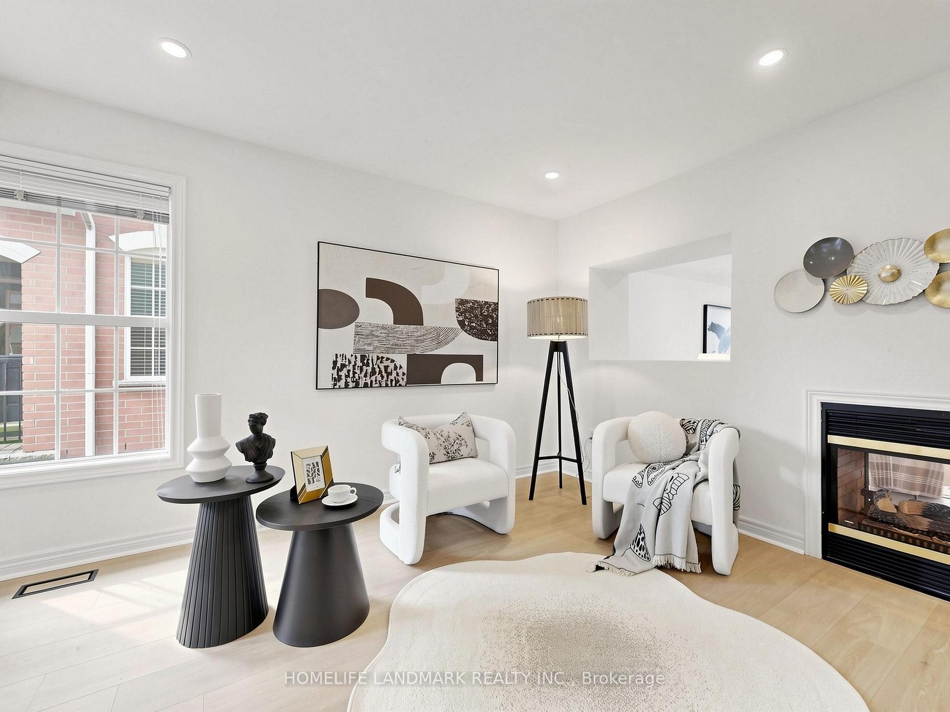 Photo 3 of 2376 Bankside Drive, Mississauga, Central Erin Mills — HOMEH