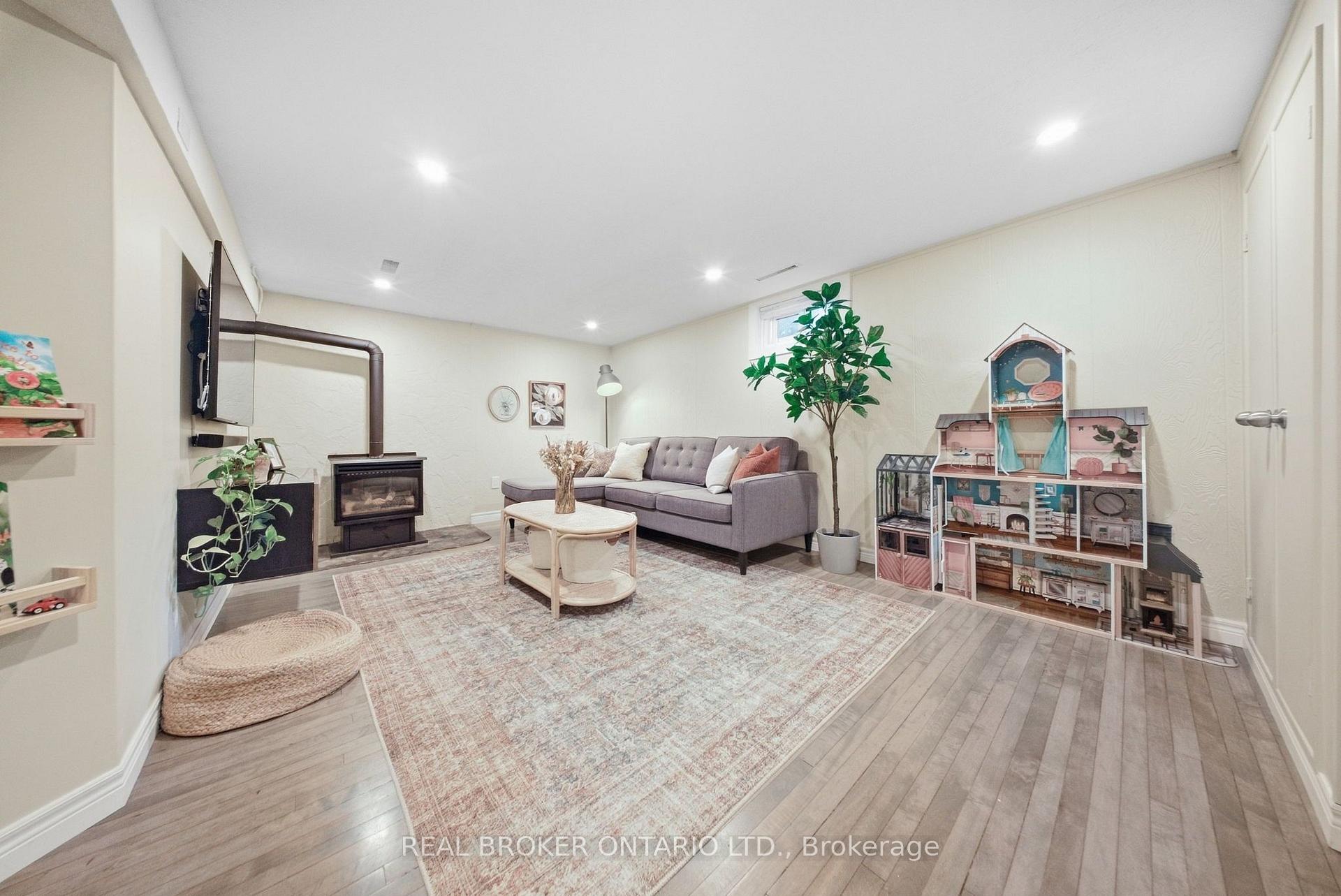 Photo 17 of 505 Enfield Road, Burlington, LaSalle — HOMEH