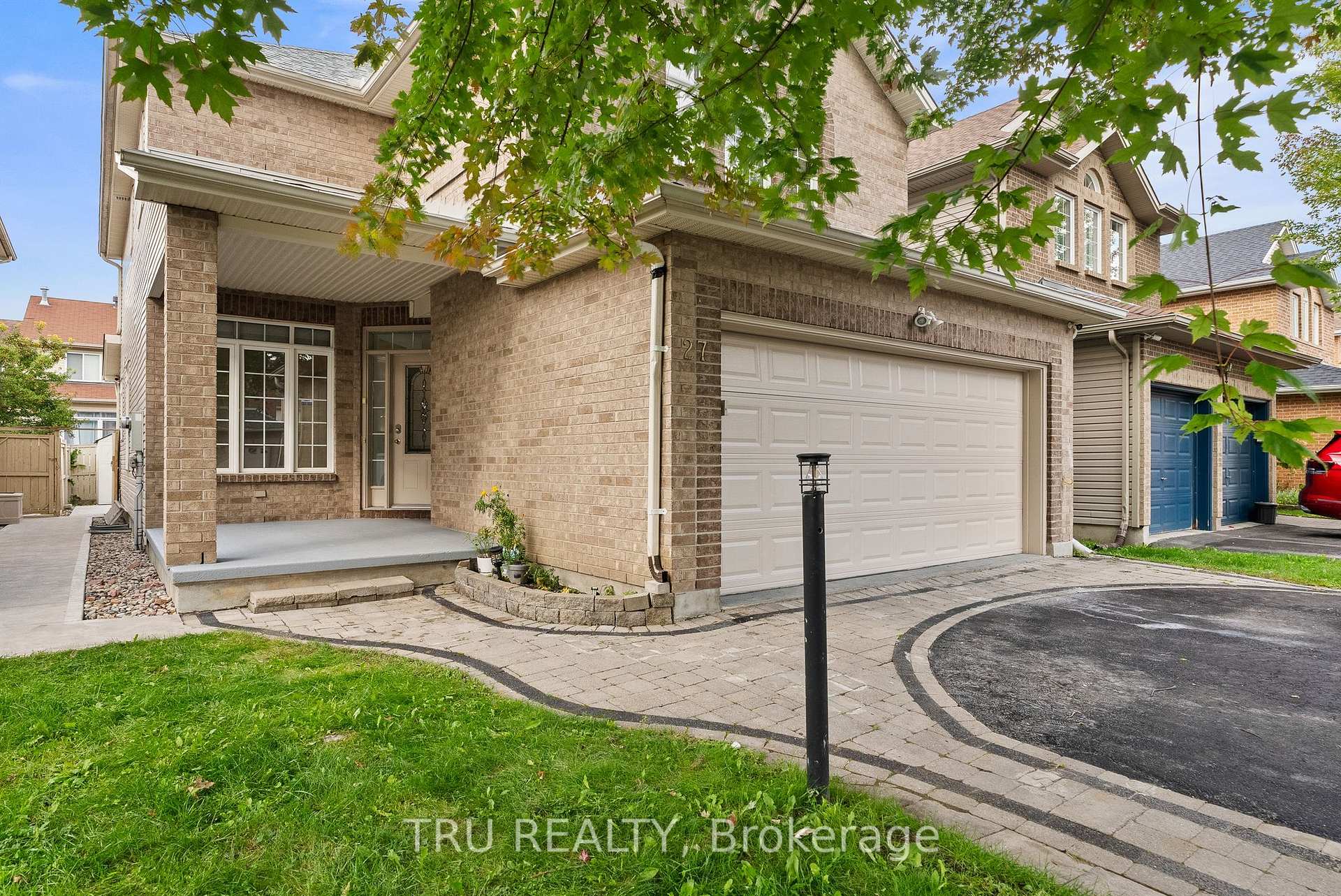 Photo 4 of 27 Upminster Way, Ottawa, Barrhaven - Longfields — HOMEH