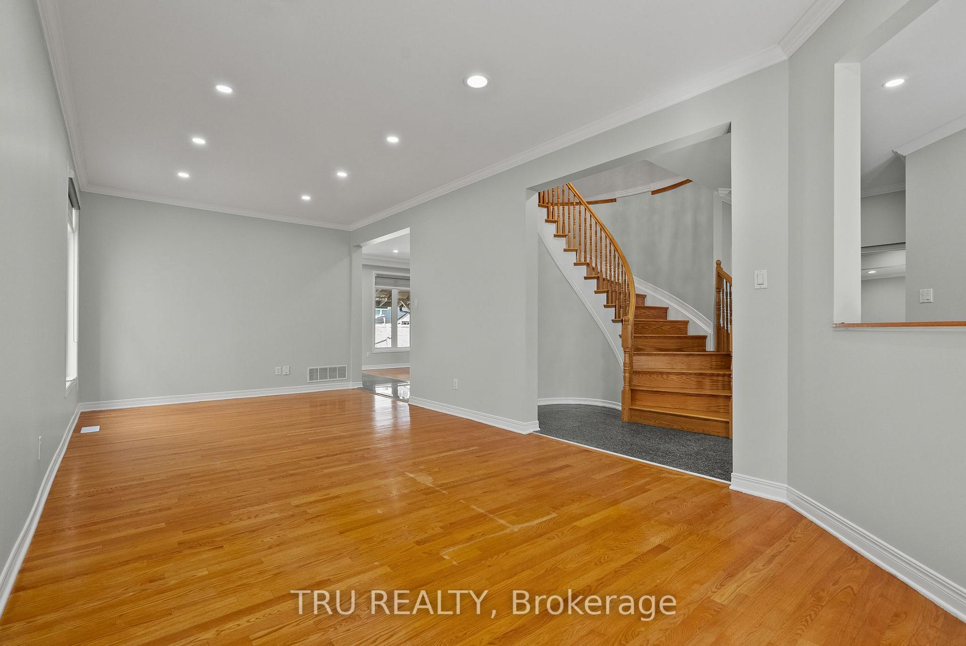 Photo 10 of 27 Upminster Way, Ottawa, Barrhaven - Longfields — HOMEH
