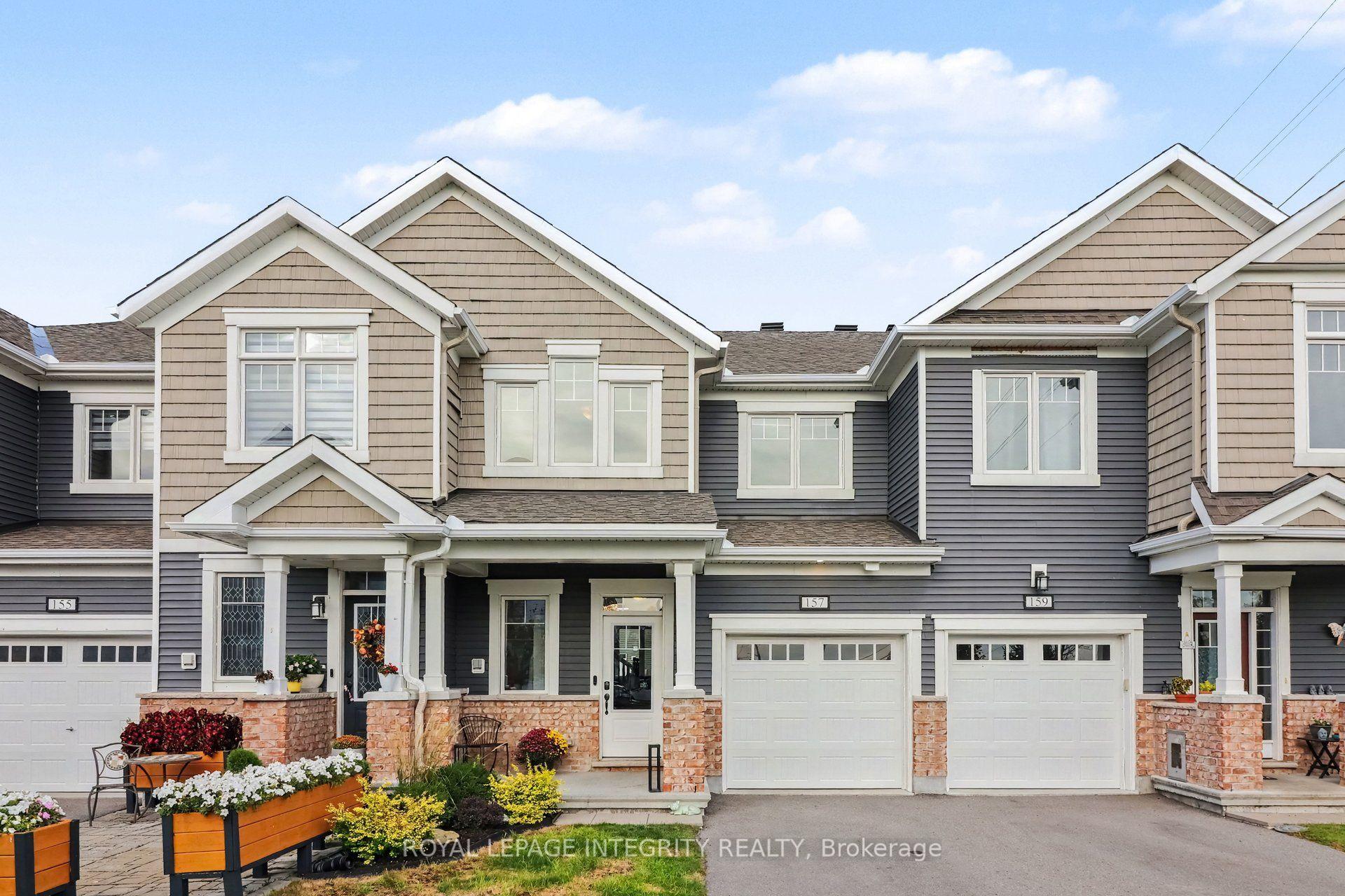 Photo 2 of 157 Pictou Crescent, Ottawa, Kanata - Emerald Meadows/Trailwest — HOMEH