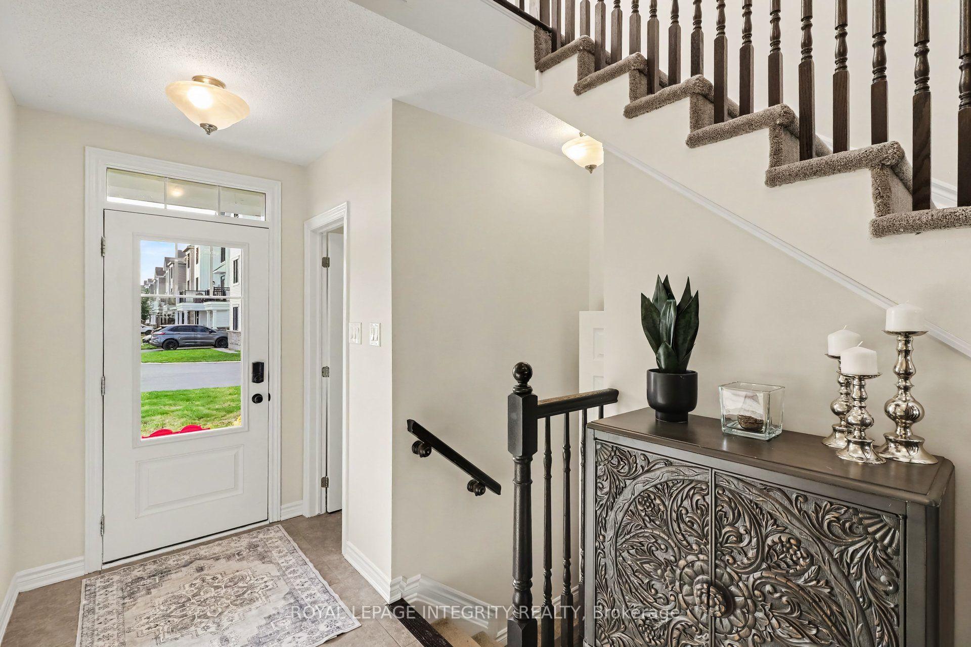 Photo 4 of 157 Pictou Crescent, Ottawa, Kanata - Emerald Meadows/Trailwest — HOMEH