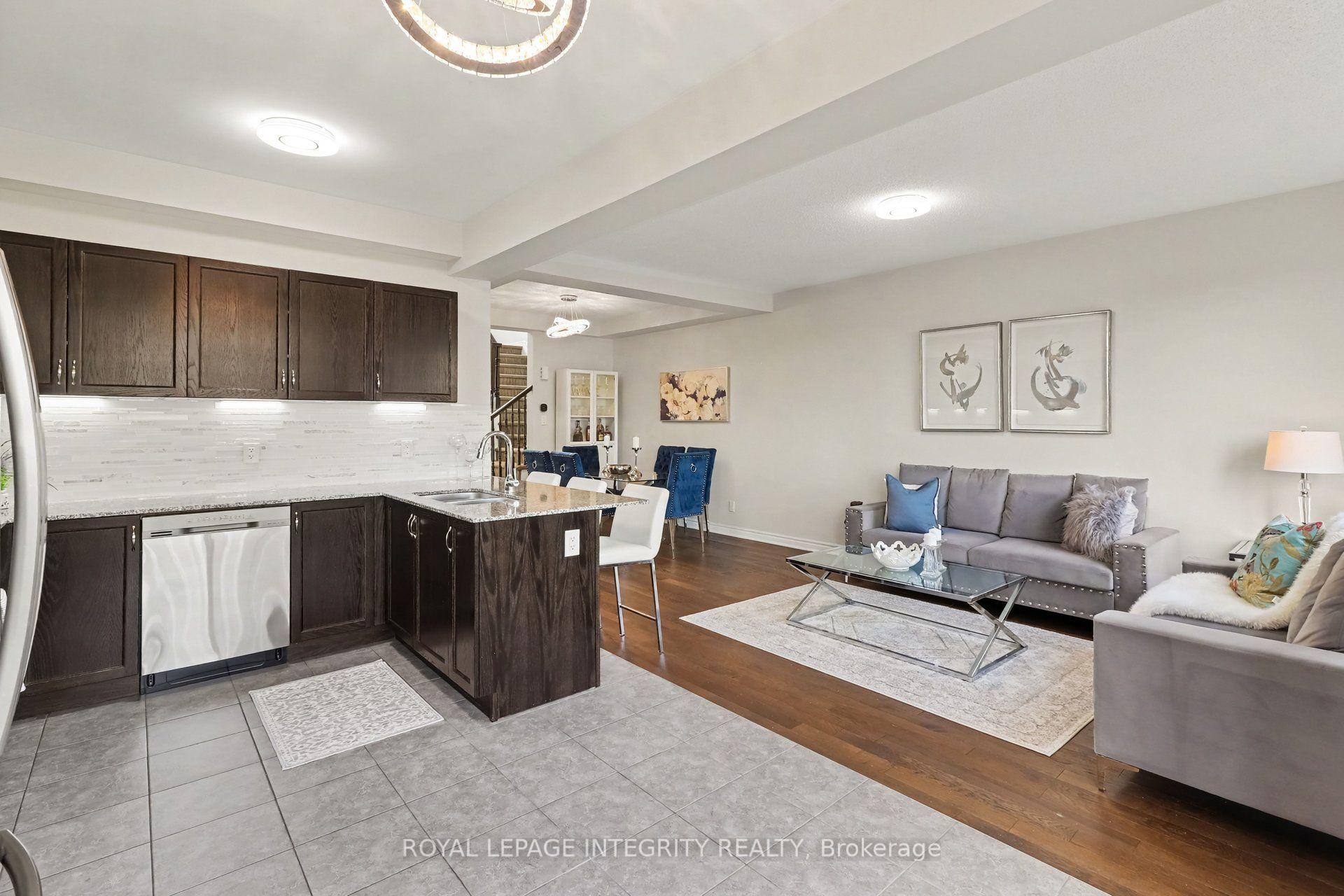 Photo 11 of 157 Pictou Crescent, Ottawa, Kanata - Emerald Meadows/Trailwest — HOMEH