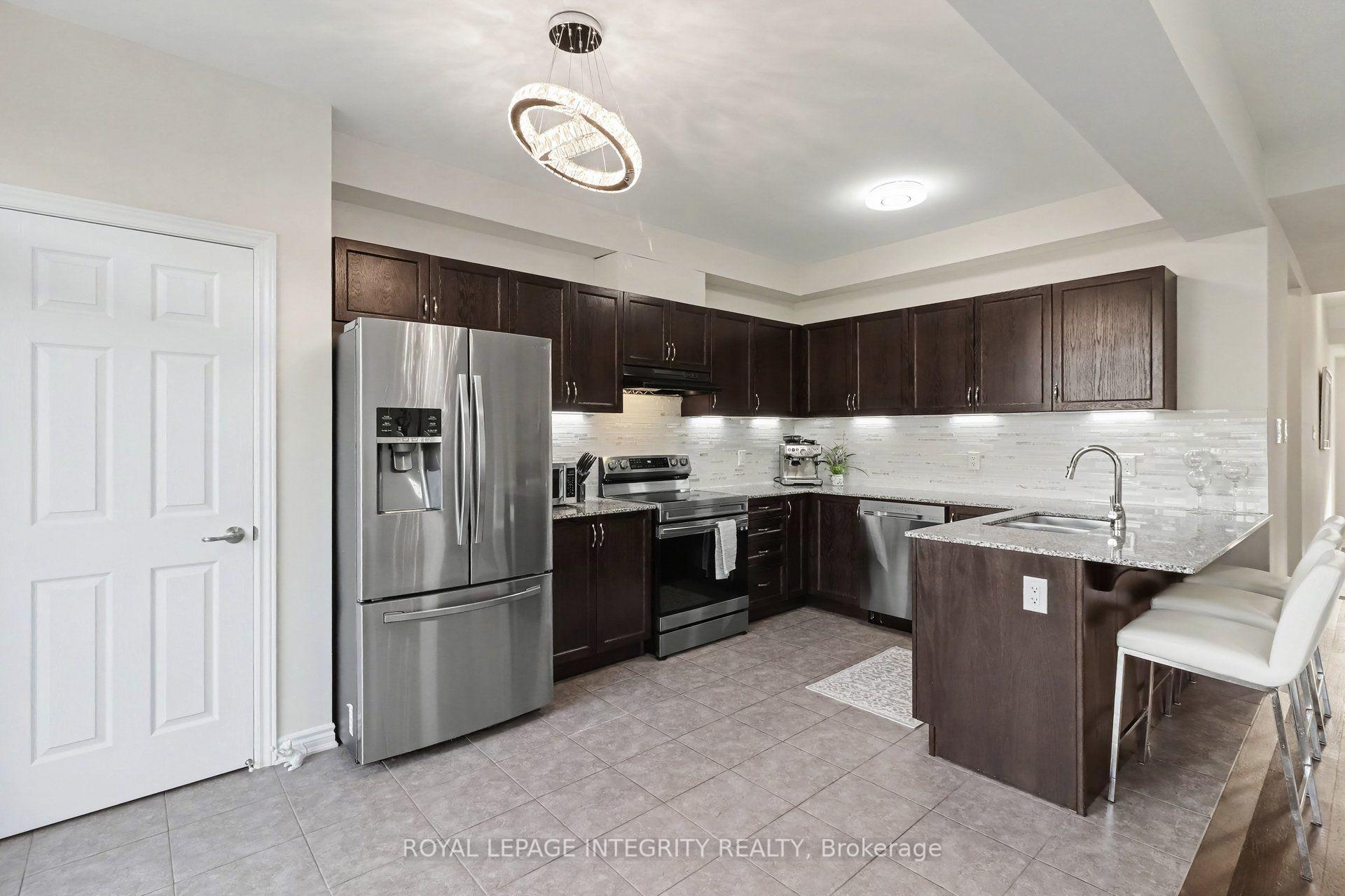 Photo 12 of 157 Pictou Crescent, Ottawa, Kanata - Emerald Meadows/Trailwest — HOMEH