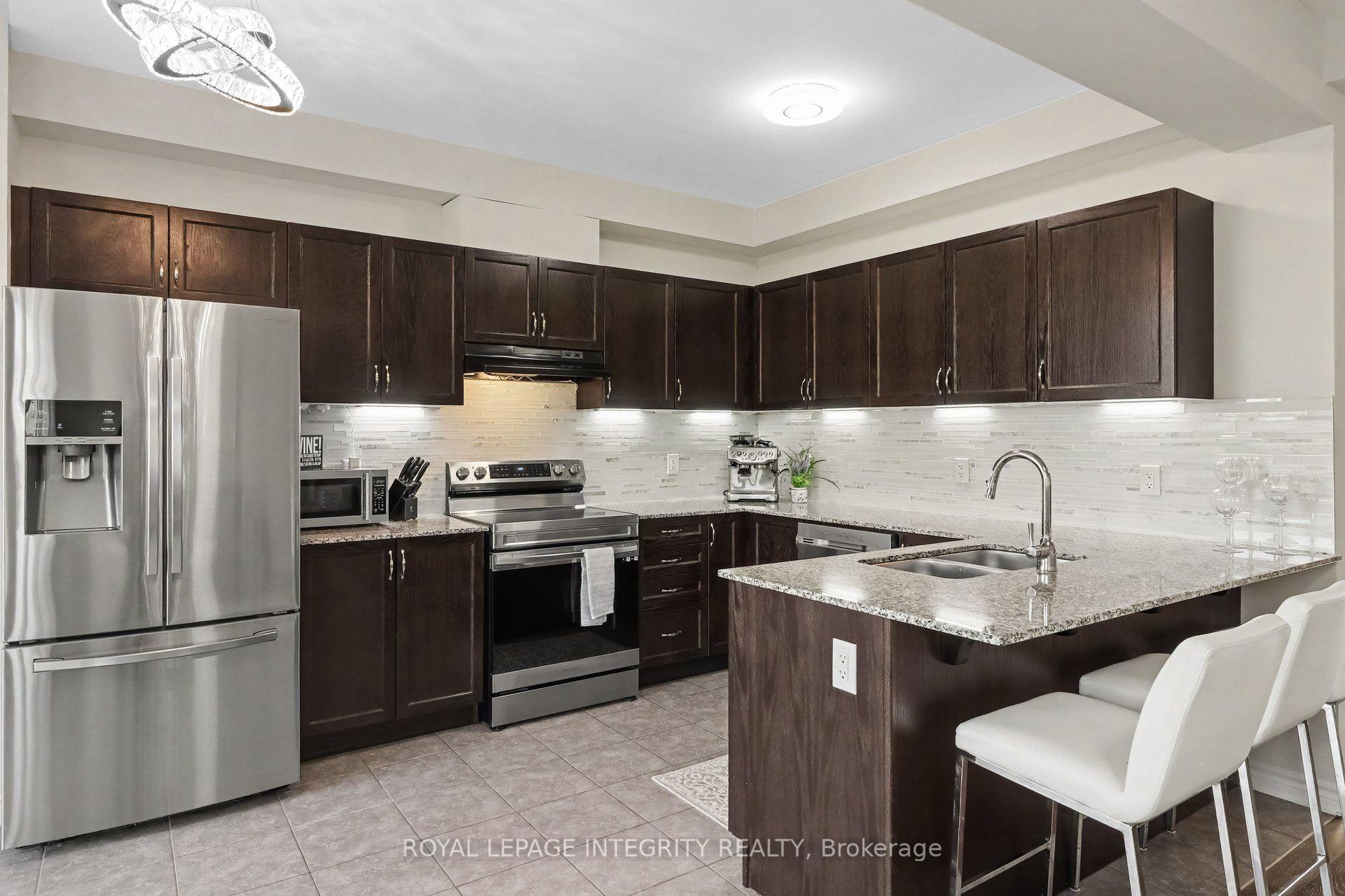Photo 13 of 157 Pictou Crescent, Ottawa, Kanata - Emerald Meadows/Trailwest — HOMEH