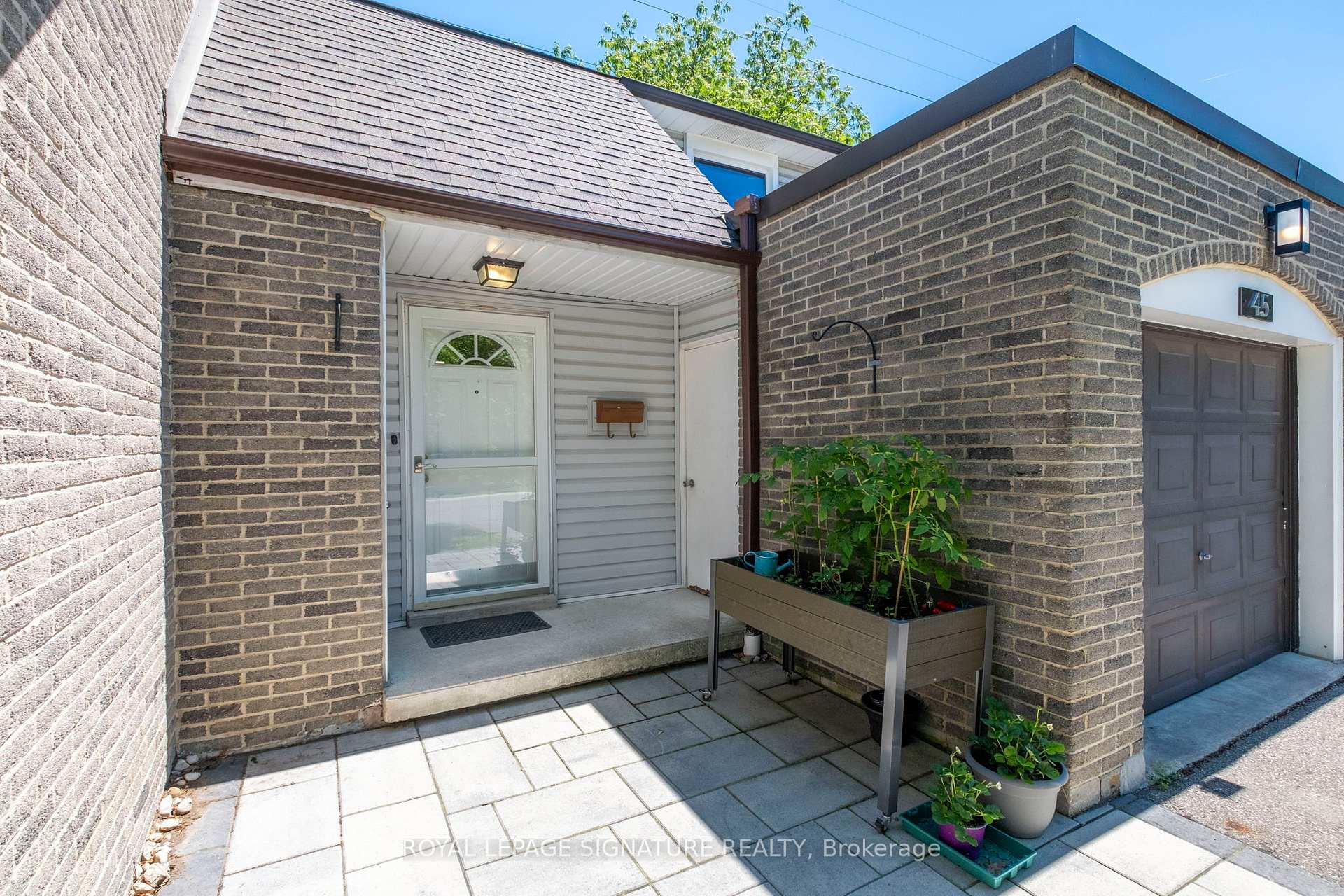 Photo 3 of Unit 45, 2440 Bromsgrove Road, Mississauga, Clarkson — HOMEH