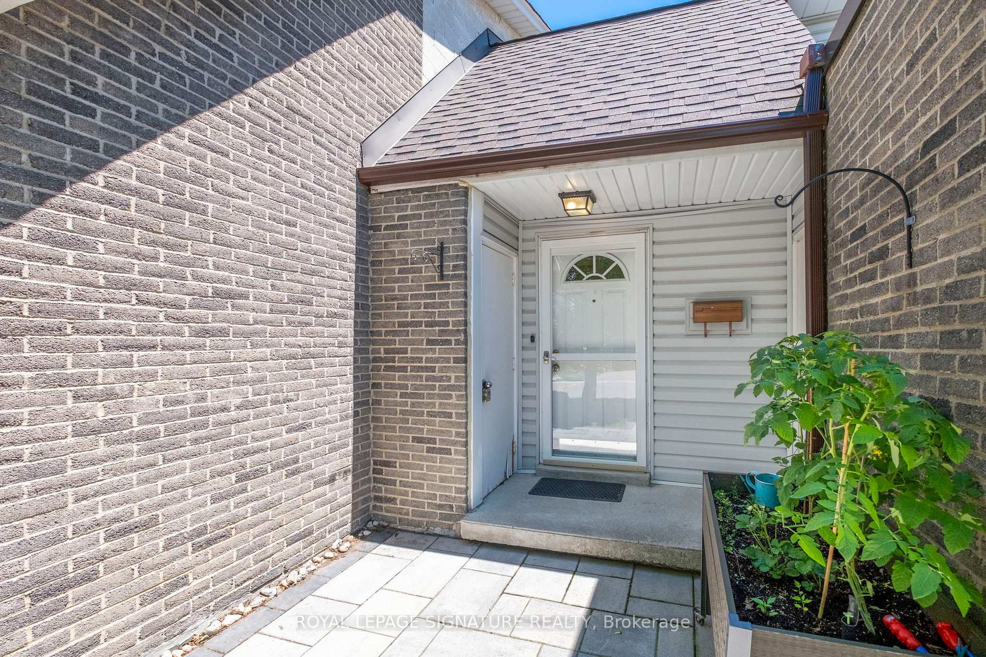 Photo 4 of Unit 45, 2440 Bromsgrove Road, Mississauga, Clarkson — HOMEH