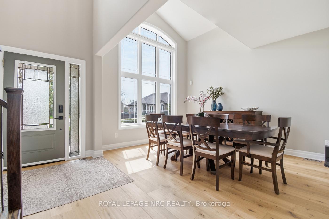 Photo 4 of 239 Colbeck Drive, Welland, Coyle Creek — HOMEH