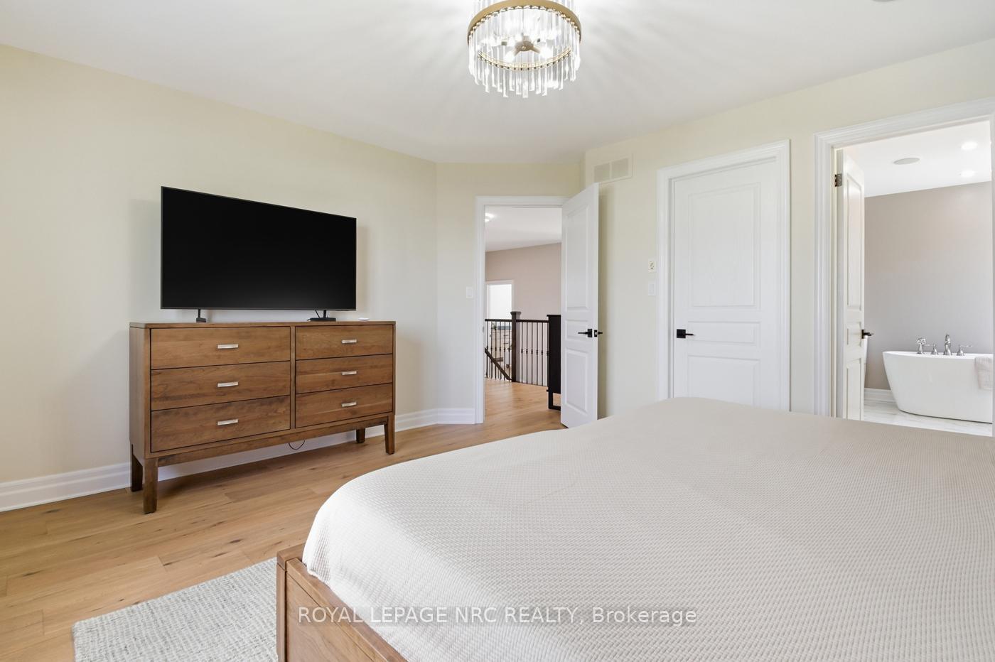 Photo 32 of 239 Colbeck Drive, Welland, Coyle Creek — HOMEH