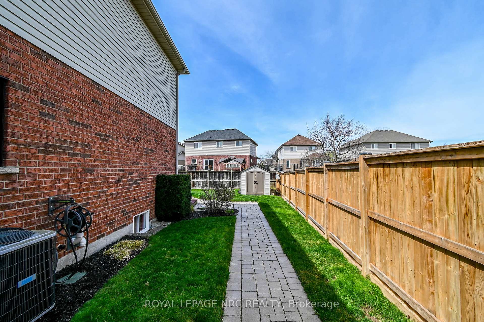 Photo 41 of 239 Colbeck Drive, Welland, Coyle Creek — HOMEH