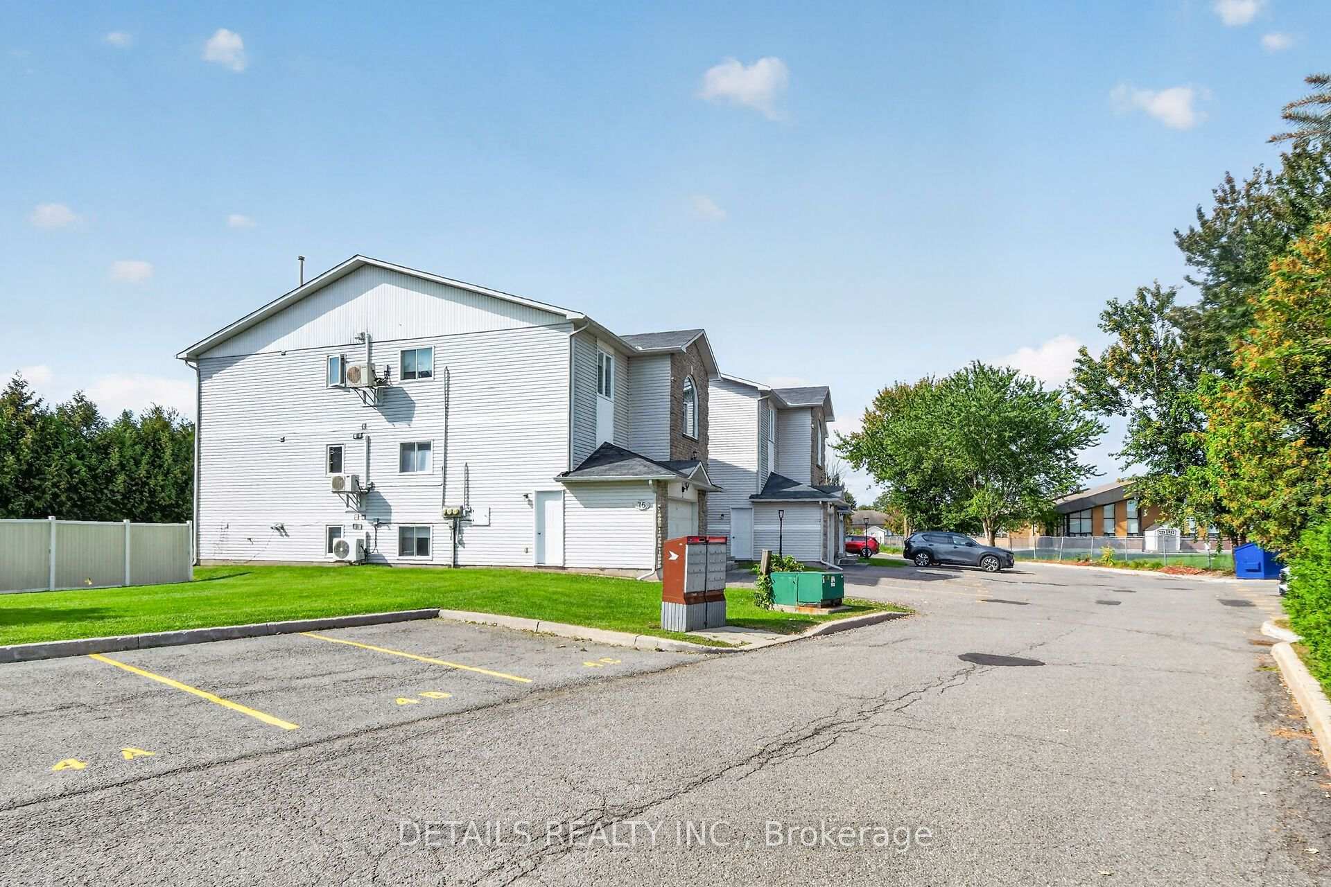 Photo 2 of Unit 3C, 75 Lapointe Boulevard, Russell, Embrun — HOMEH