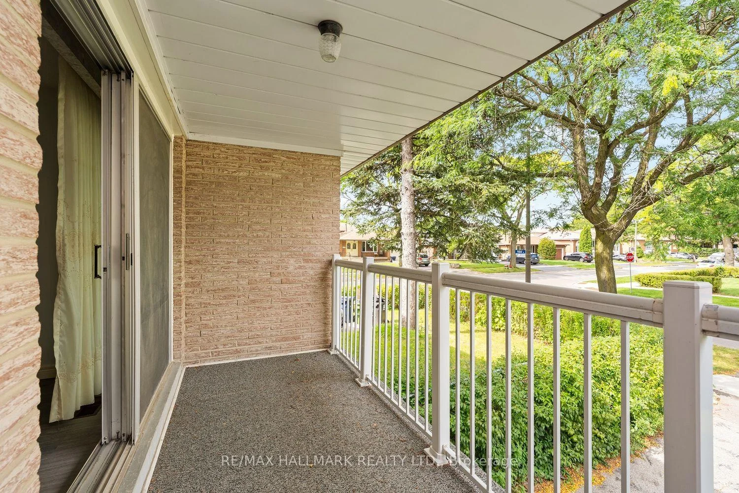 Photo 3 of 3 Pindar Crescent, North York, Pleasant View — HOMEH