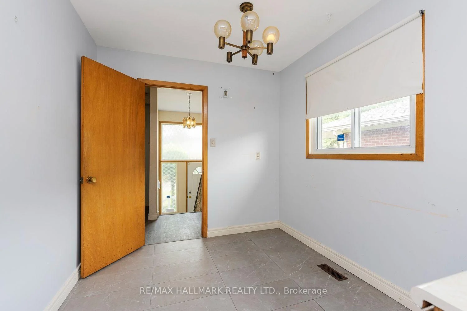 Photo 8 of 3 Pindar Crescent, North York, Pleasant View — HOMEH