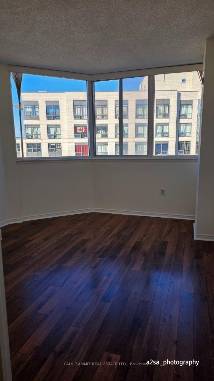 Photo 7 of Unit 804, 270 Davis Drive, Newmarket, Central Newmarket — HOMEH