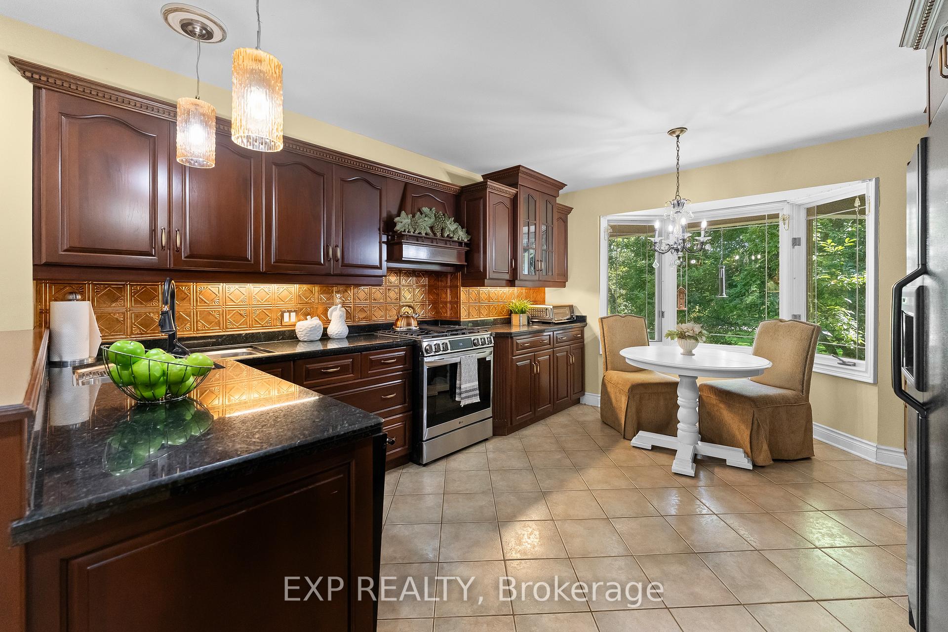 Photo 9 of 1110 Centre Street, Pelham, Fenwick — HOMEH