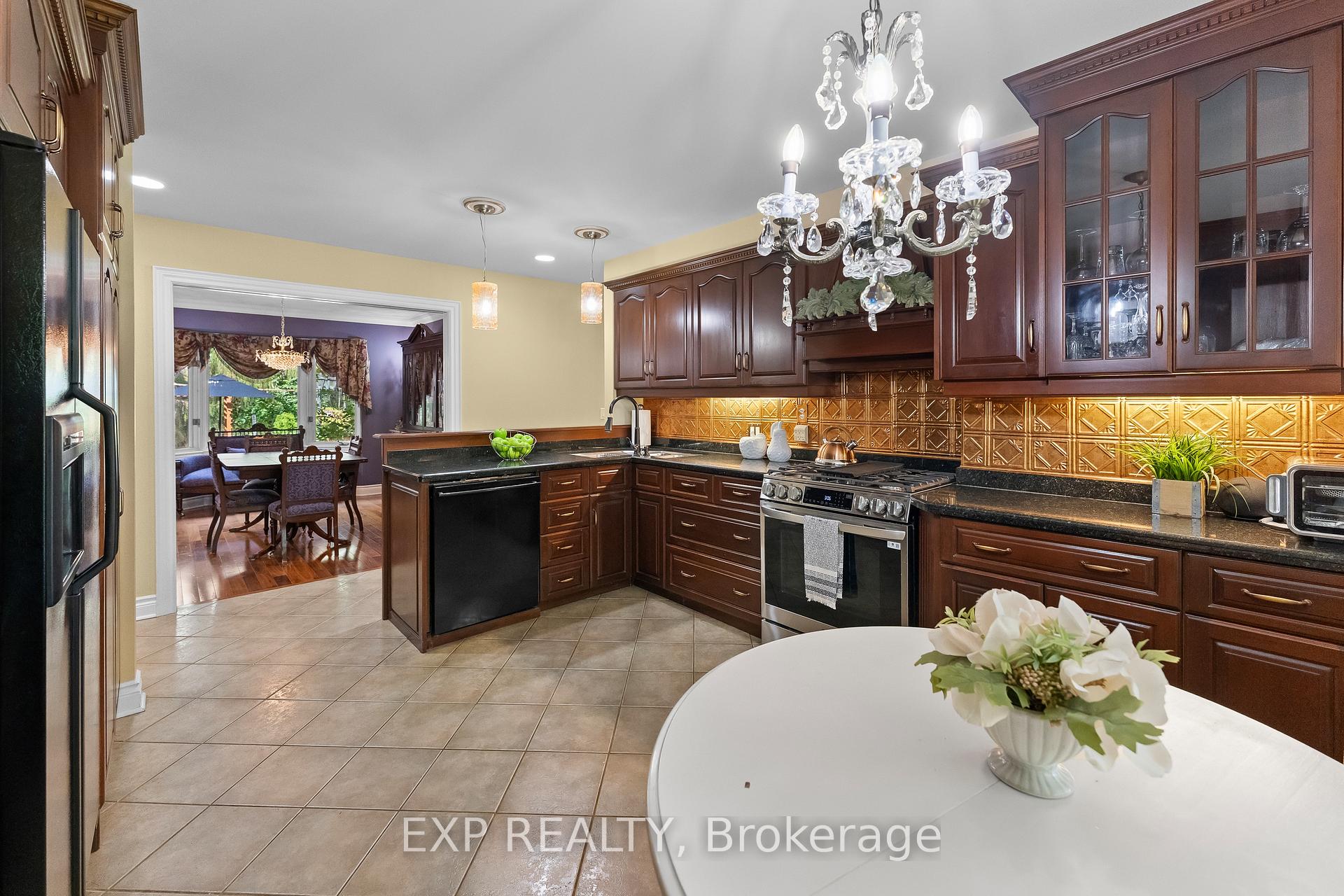 Photo 10 of 1110 Centre Street, Pelham, Fenwick — HOMEH