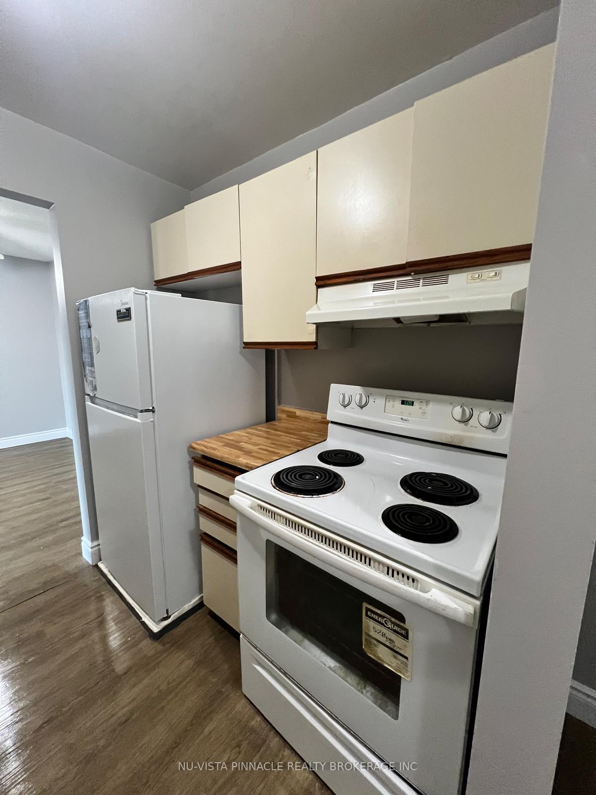 Photo 6 of Unit 303, 727 Deveron Crescent, London, South T — HOMEH