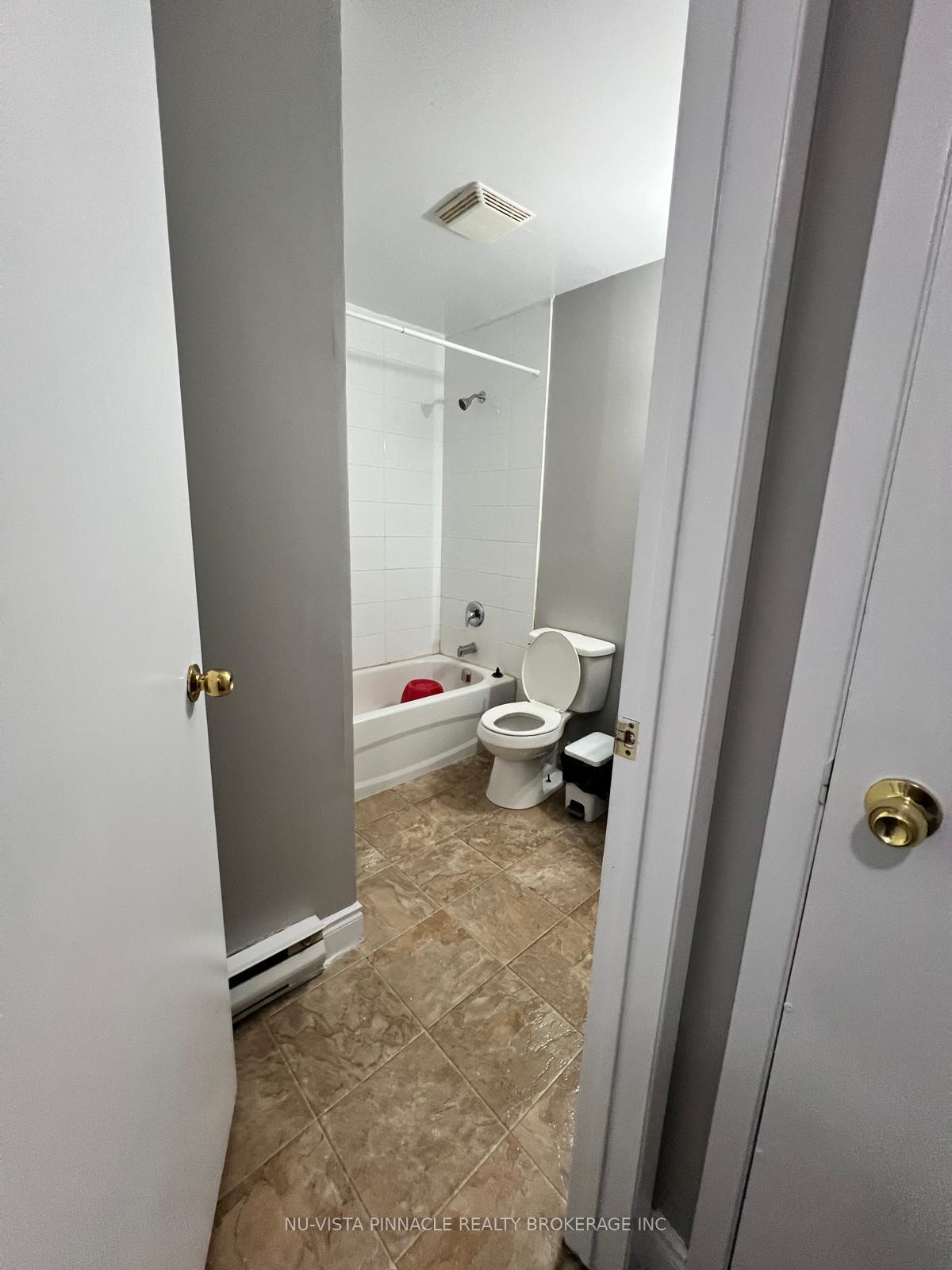 Photo 7 of Unit 303, 727 Deveron Crescent, London, South T — HOMEH
