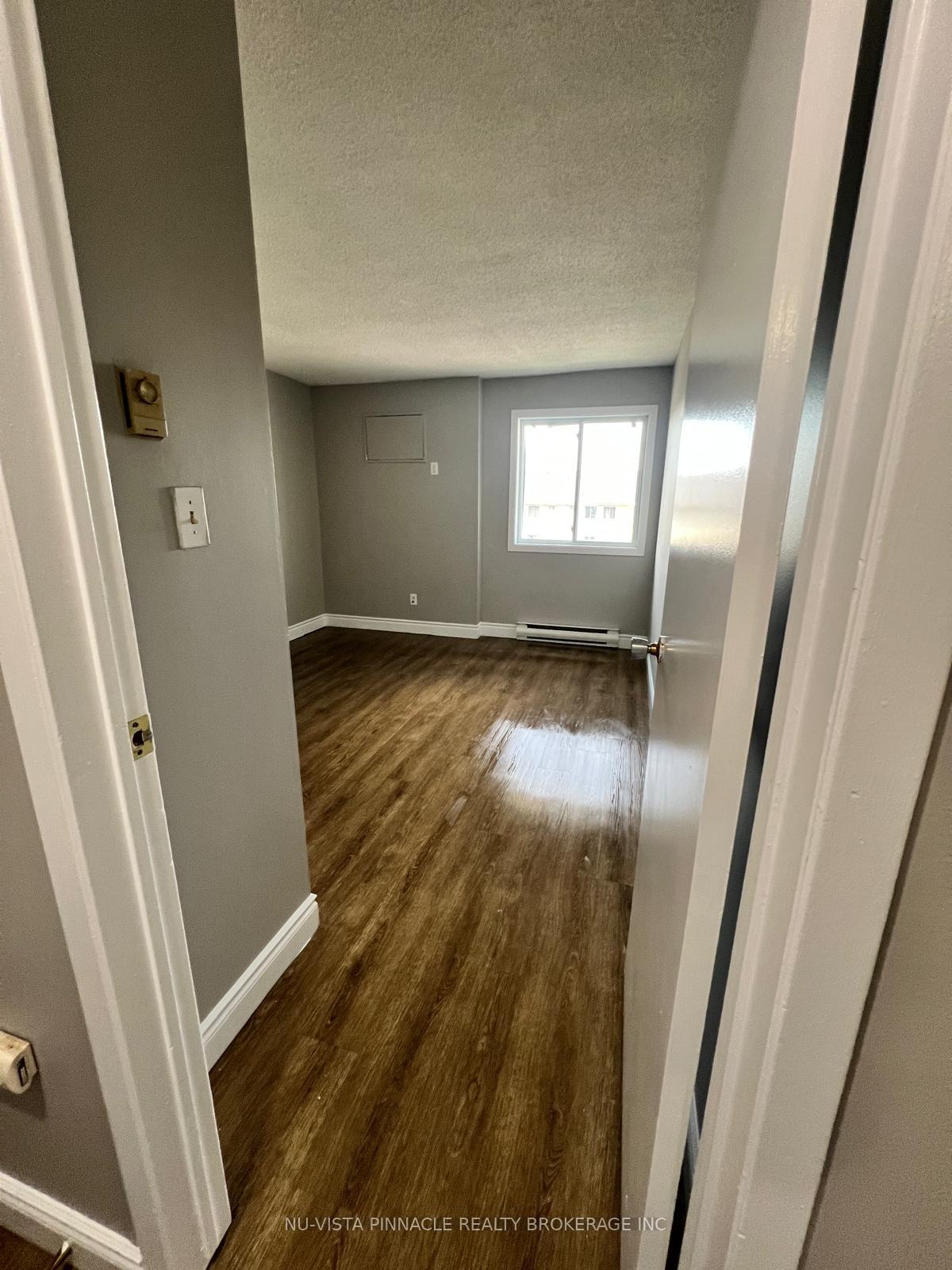 Photo 10 of Unit 303, 727 Deveron Crescent, London, South T — HOMEH