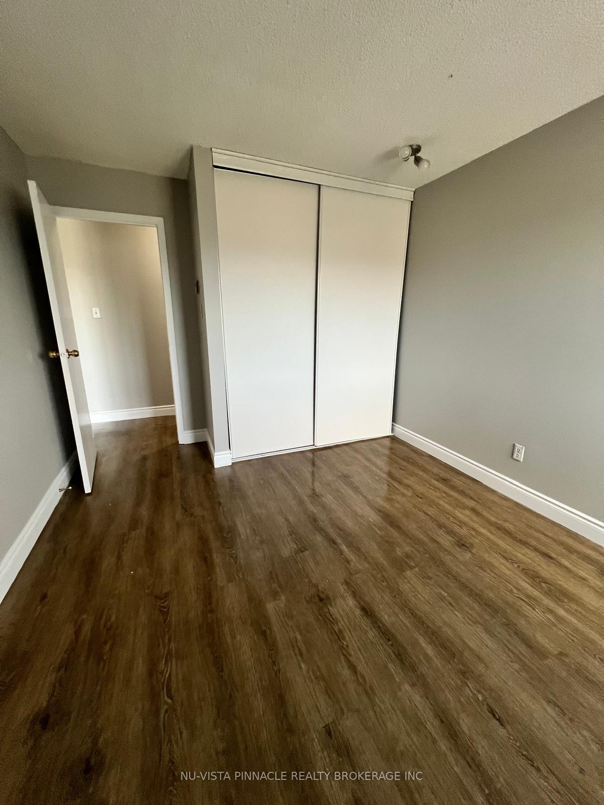 Photo 11 of Unit 303, 727 Deveron Crescent, London, South T — HOMEH