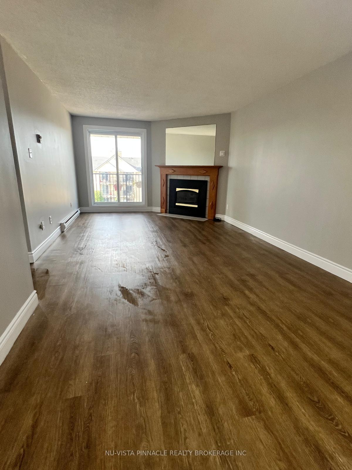 Photo 15 of Unit 303, 727 Deveron Crescent, London, South T — HOMEH