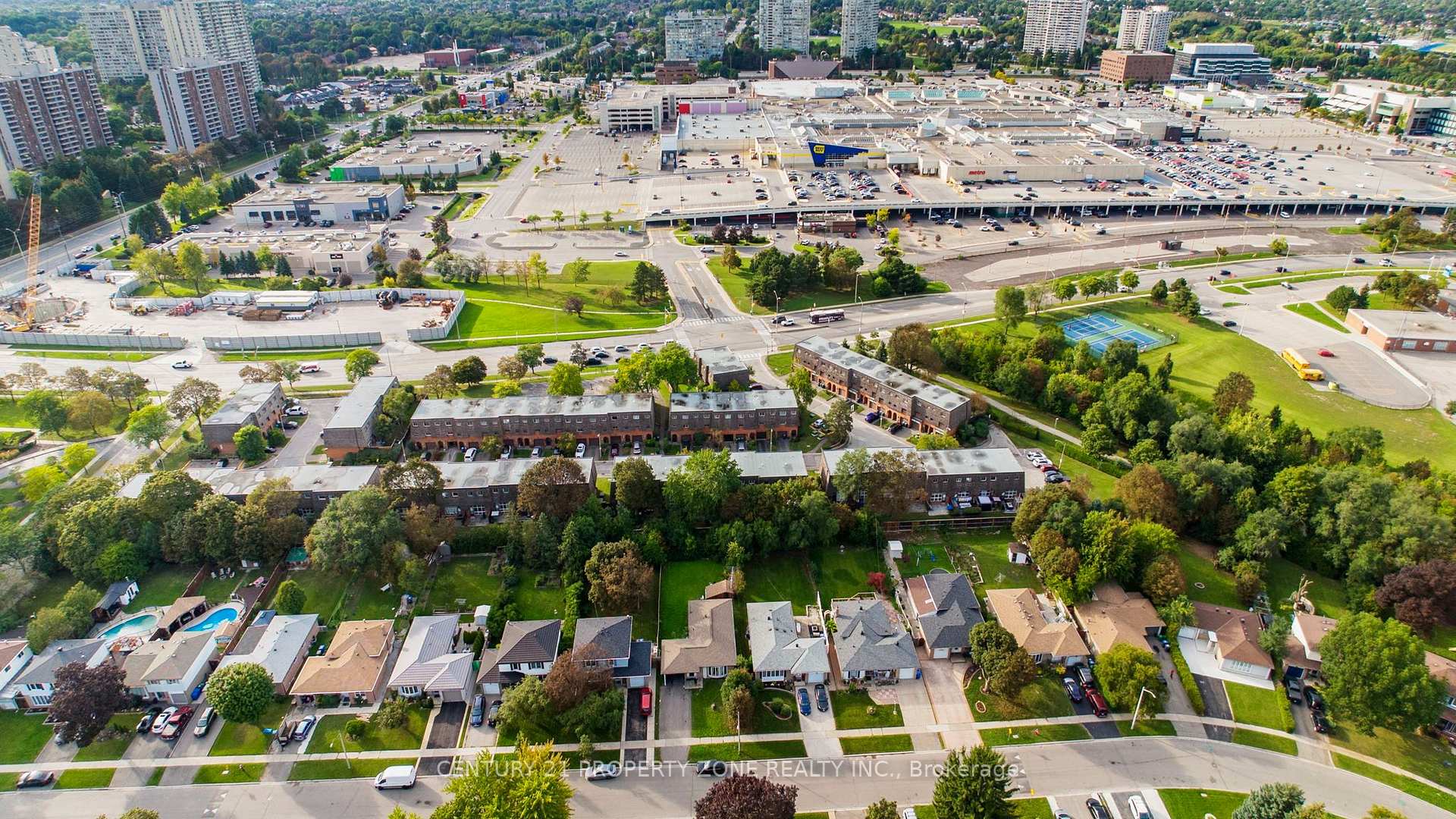Photo 28 of 5 Briar Path, Brampton, Avondale — HOMEH